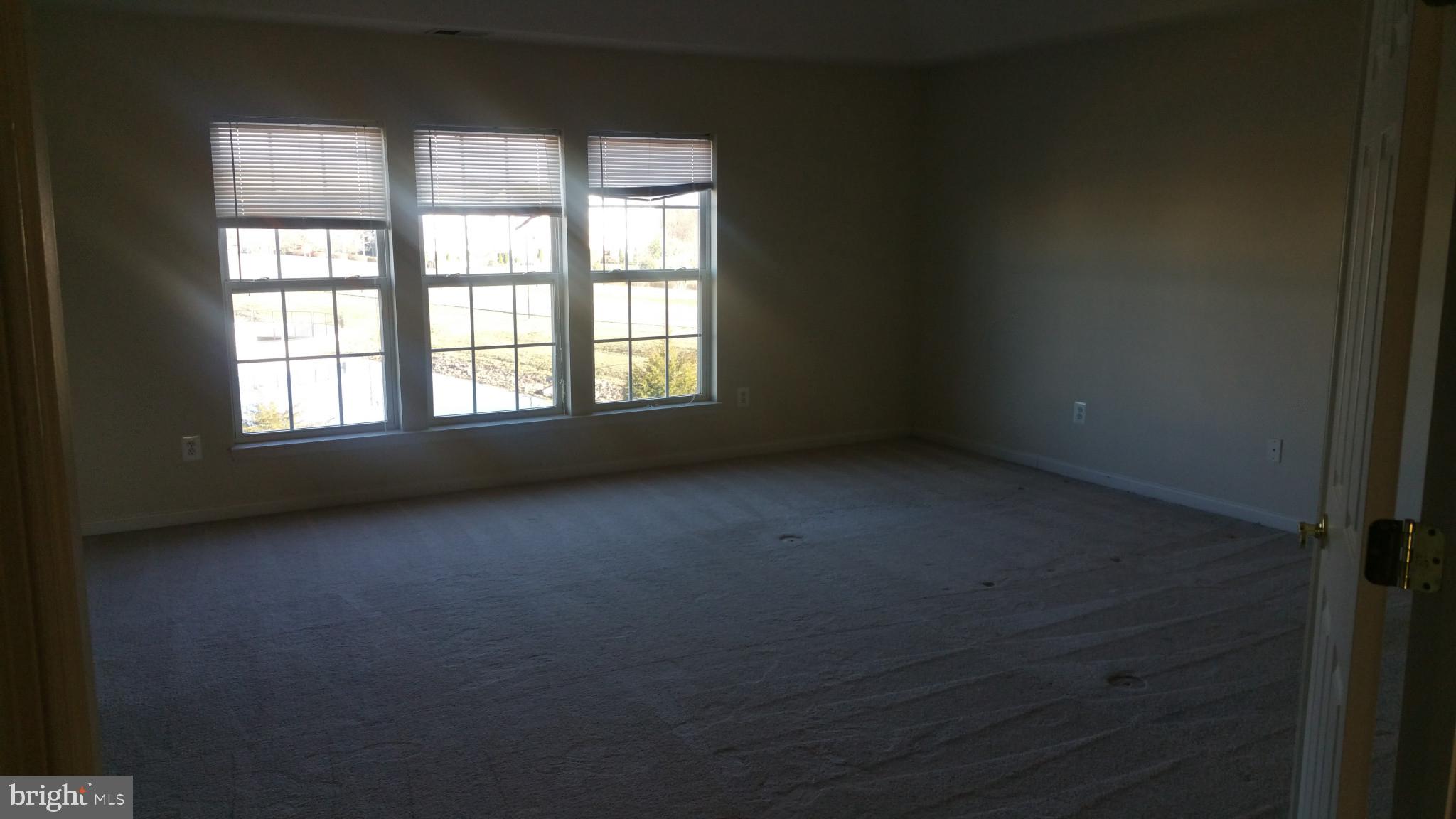 ASHBURN VILLAGE - Residential Lease