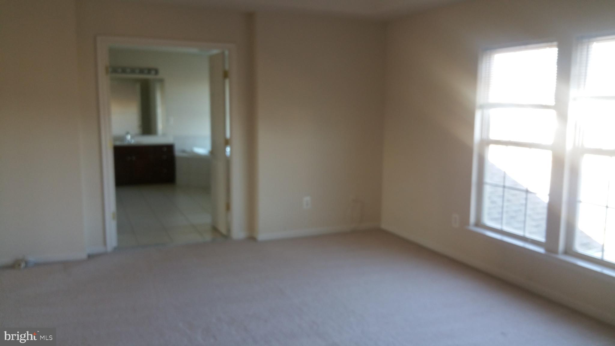 ASHBURN VILLAGE - Residential Lease