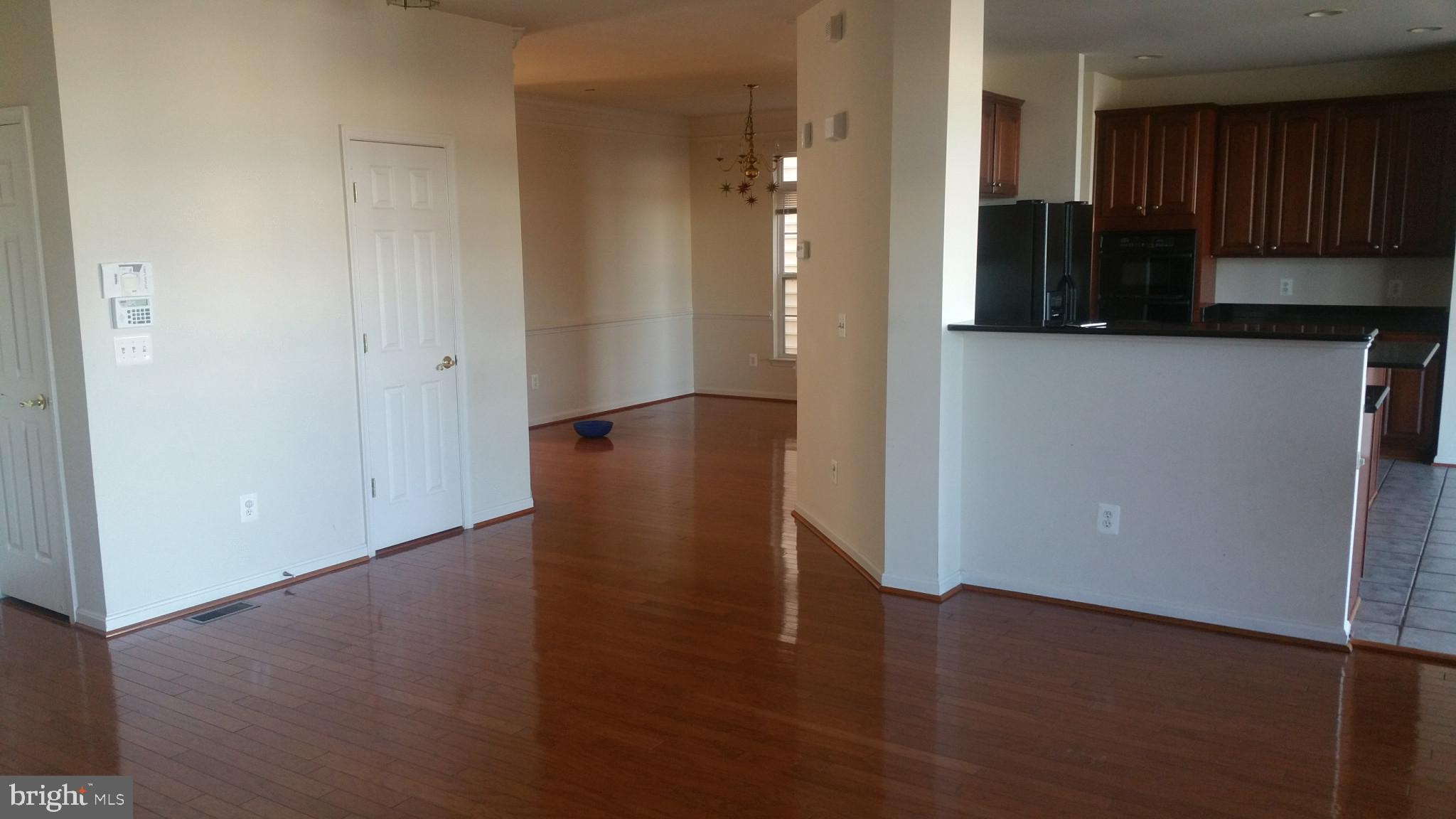 ASHBURN VILLAGE - Residential Lease