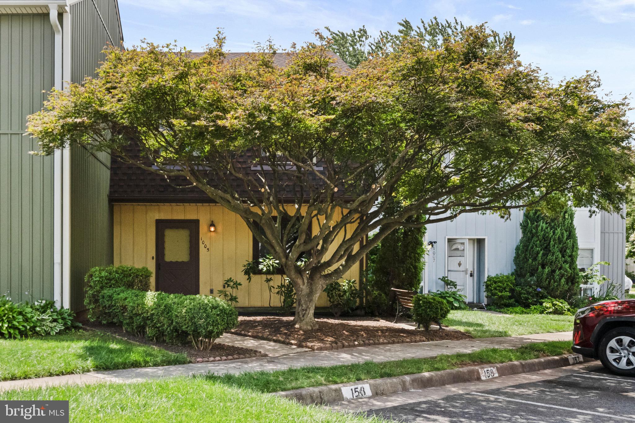 1005 SABER LANE