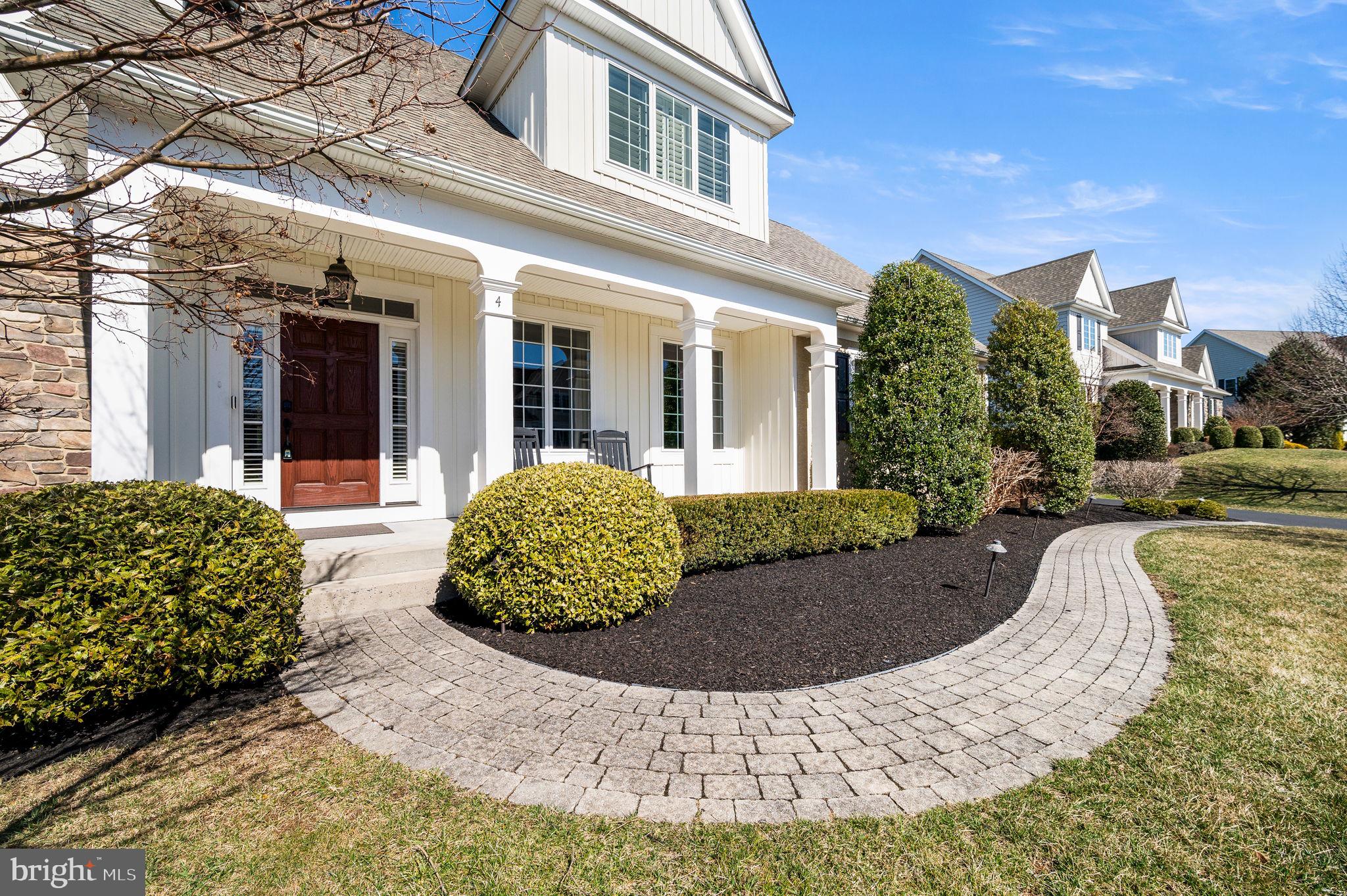 4 FALLBROOK LANE