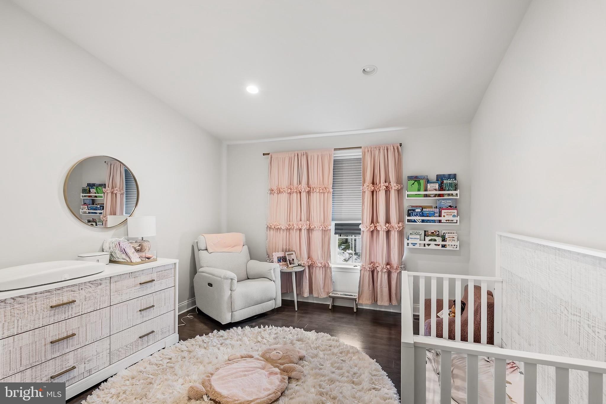 OAKS AT LAFAYETTE HILL - Residential