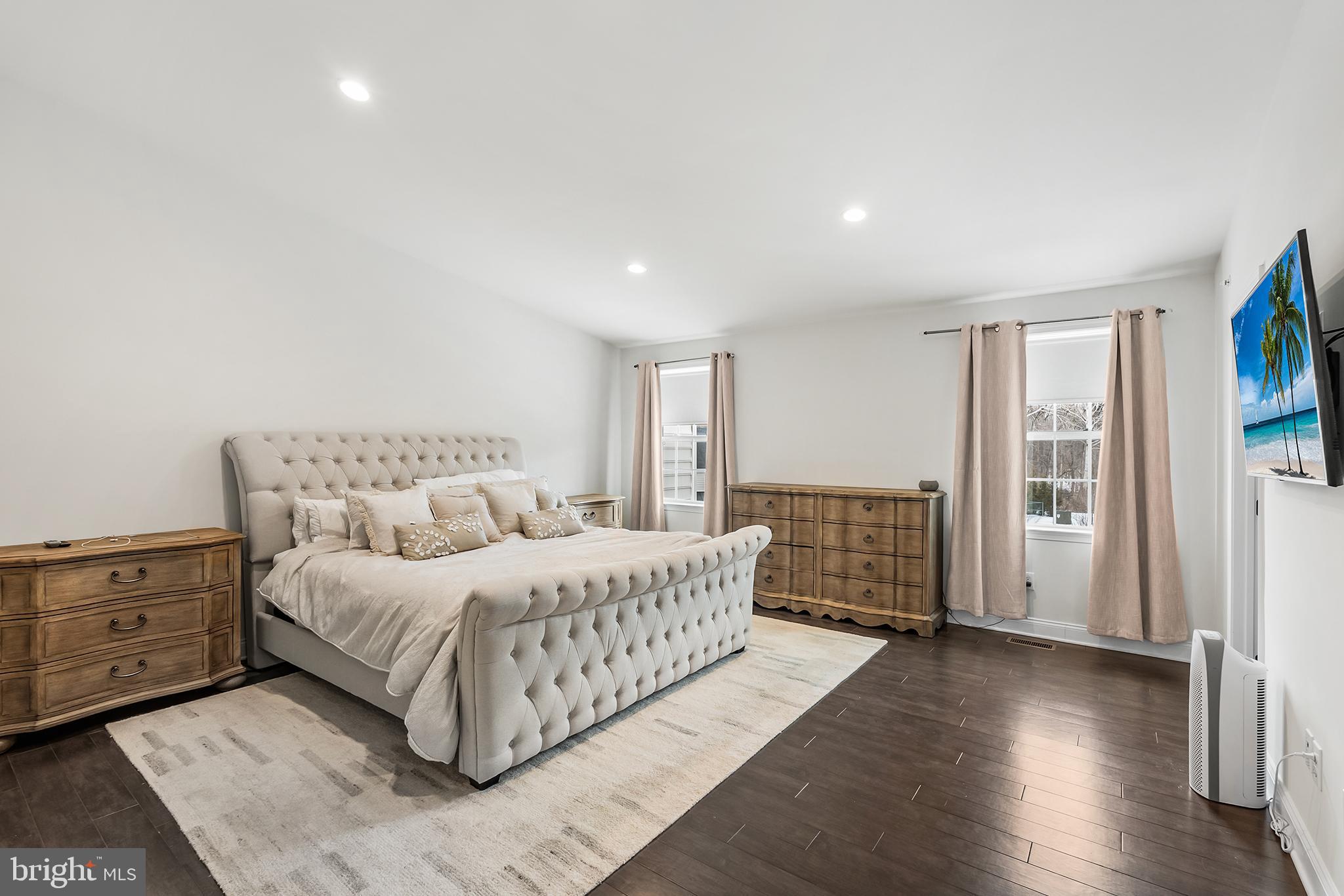 OAKS AT LAFAYETTE HILL - Residential