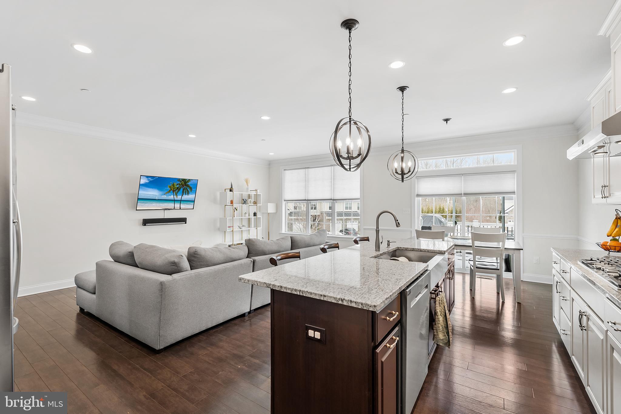 OAKS AT LAFAYETTE HILL - Residential