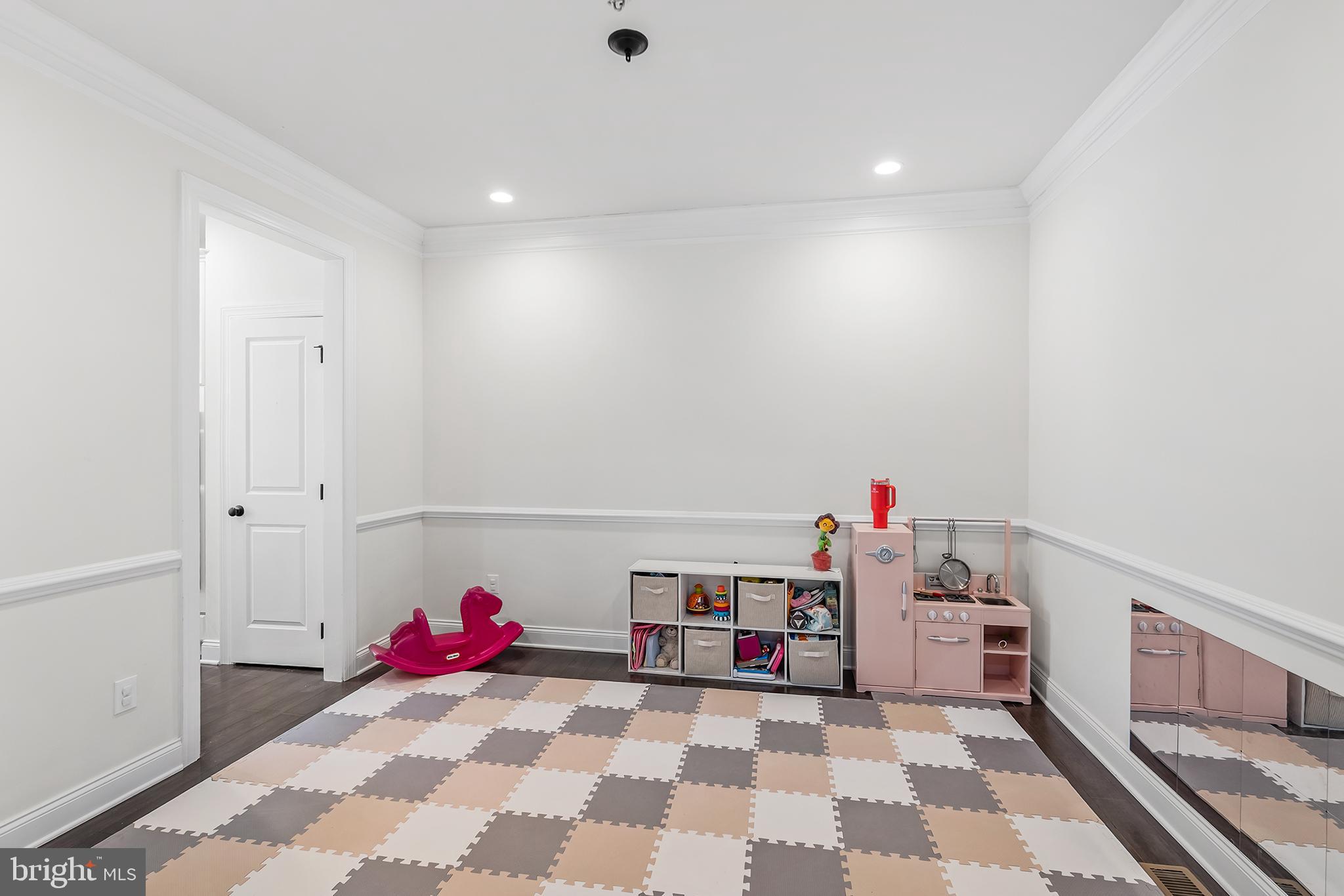 OAKS AT LAFAYETTE HILL - Residential