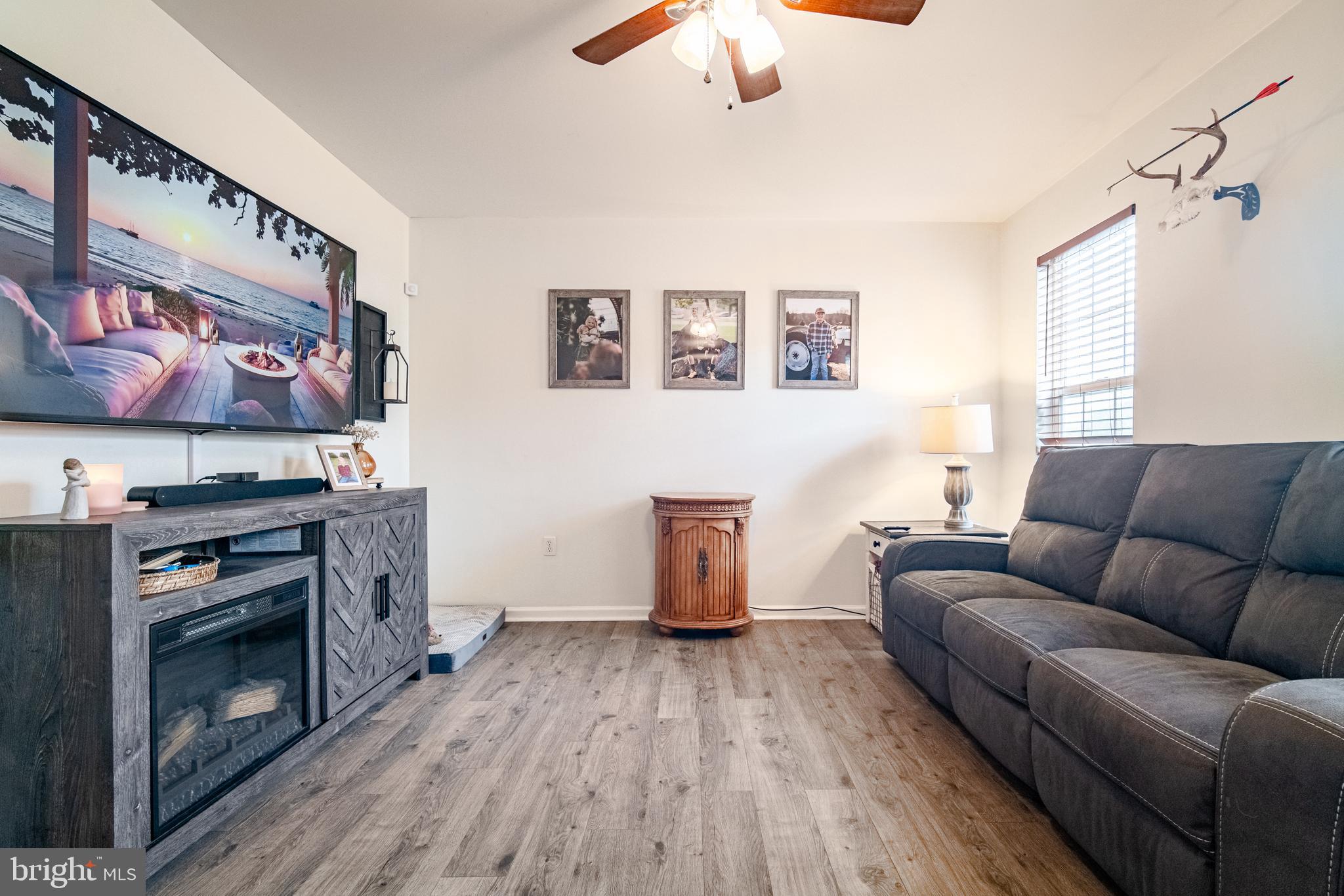 1033 HEARTHRIDGE LANE
