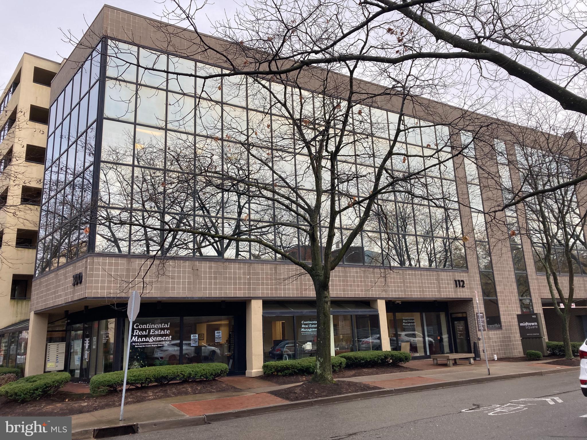 Modern mid-rise Office Condiminium with dedicated parking and downtown corner location (3 blocks from PSU) Tree-lined streets, shaded sidewalks, downtown highly visible location. Exteriors feature large expanses of dark tinted glass and masonry exterior.
Secure entry and private elevator access from parking deck. Each unit has private bathrooms and shared kitchen and break facility. Wide halls and private offices with a "view". Designed with 2002 square feet and creative office and floor plans. Garage on-site parking spots will be provided to this lease tenant.