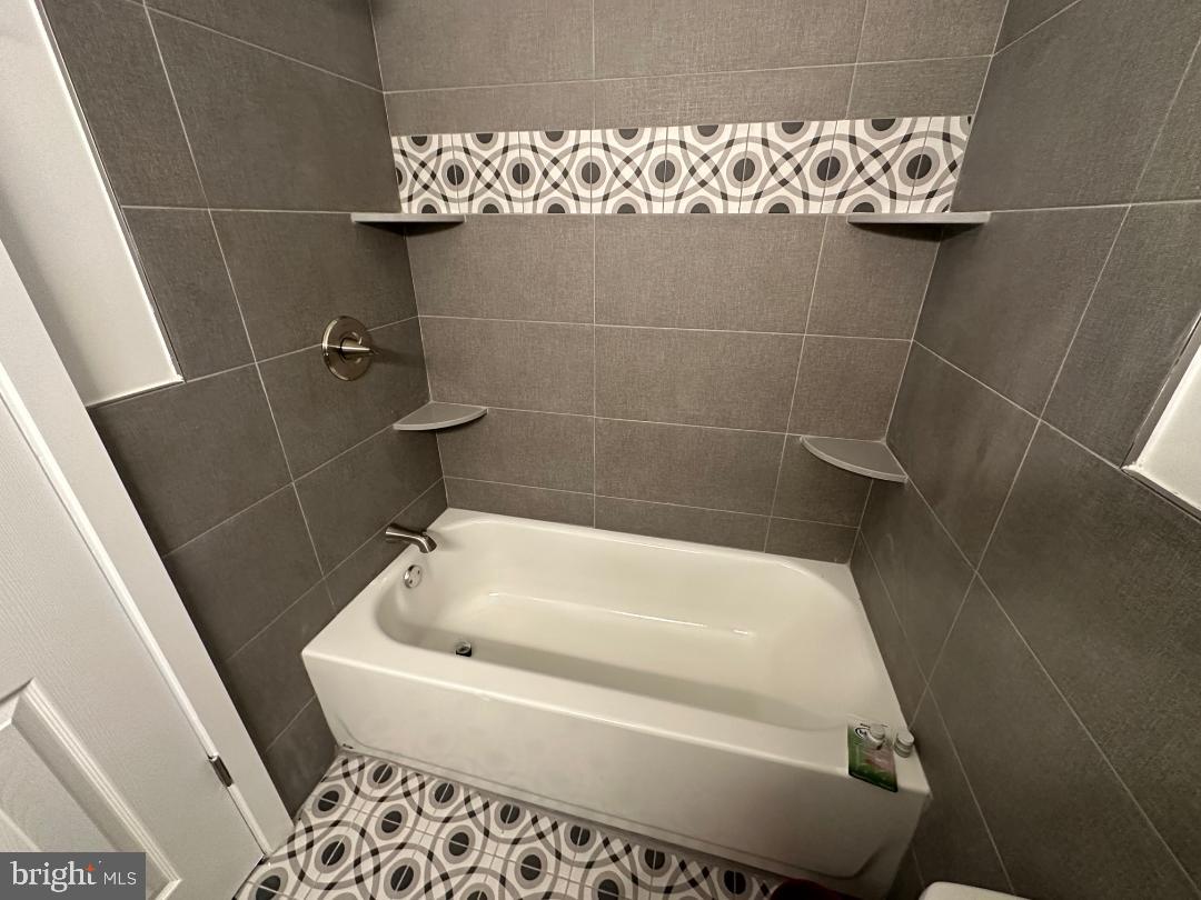 TEMPLE UNIVERSITY - Residential Lease