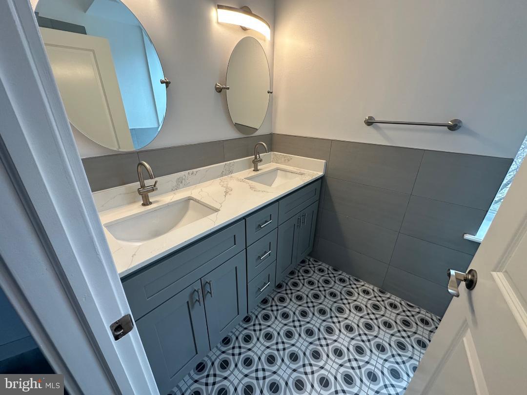 TEMPLE UNIVERSITY - Residential Lease