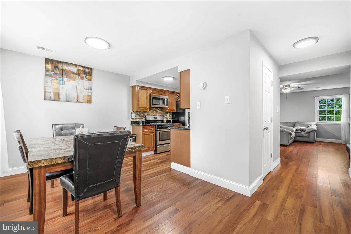 5852 MORNINGBIRD LANE