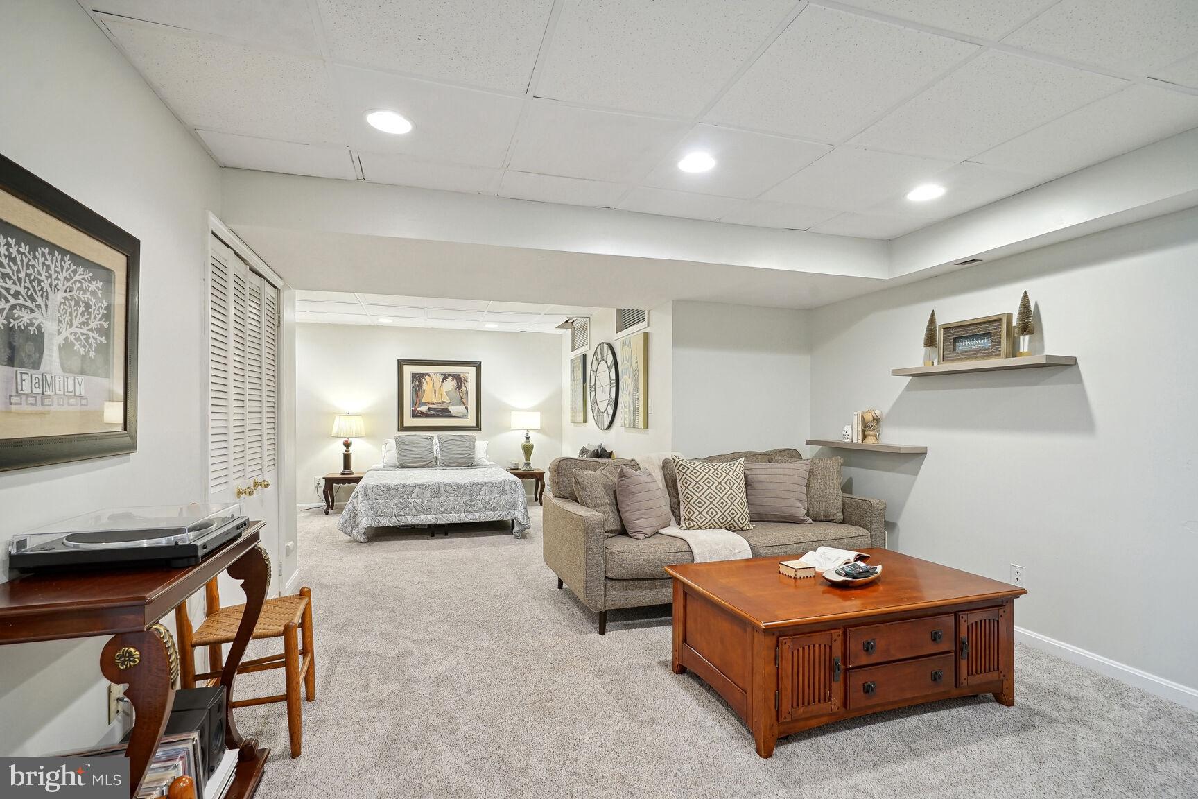 SEQUOIA FARMS - Residential