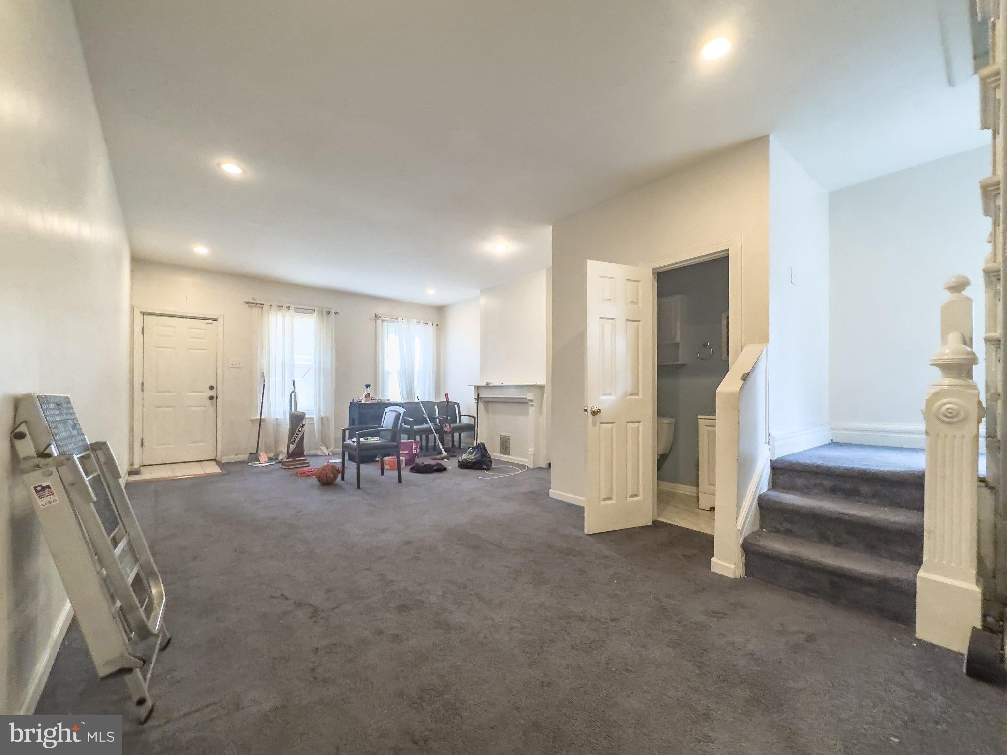 600 N FRANKLIN STREET