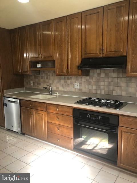 KEMP MILL HILLS - Residential Lease