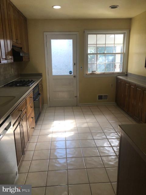 KEMP MILL HILLS - Residential Lease