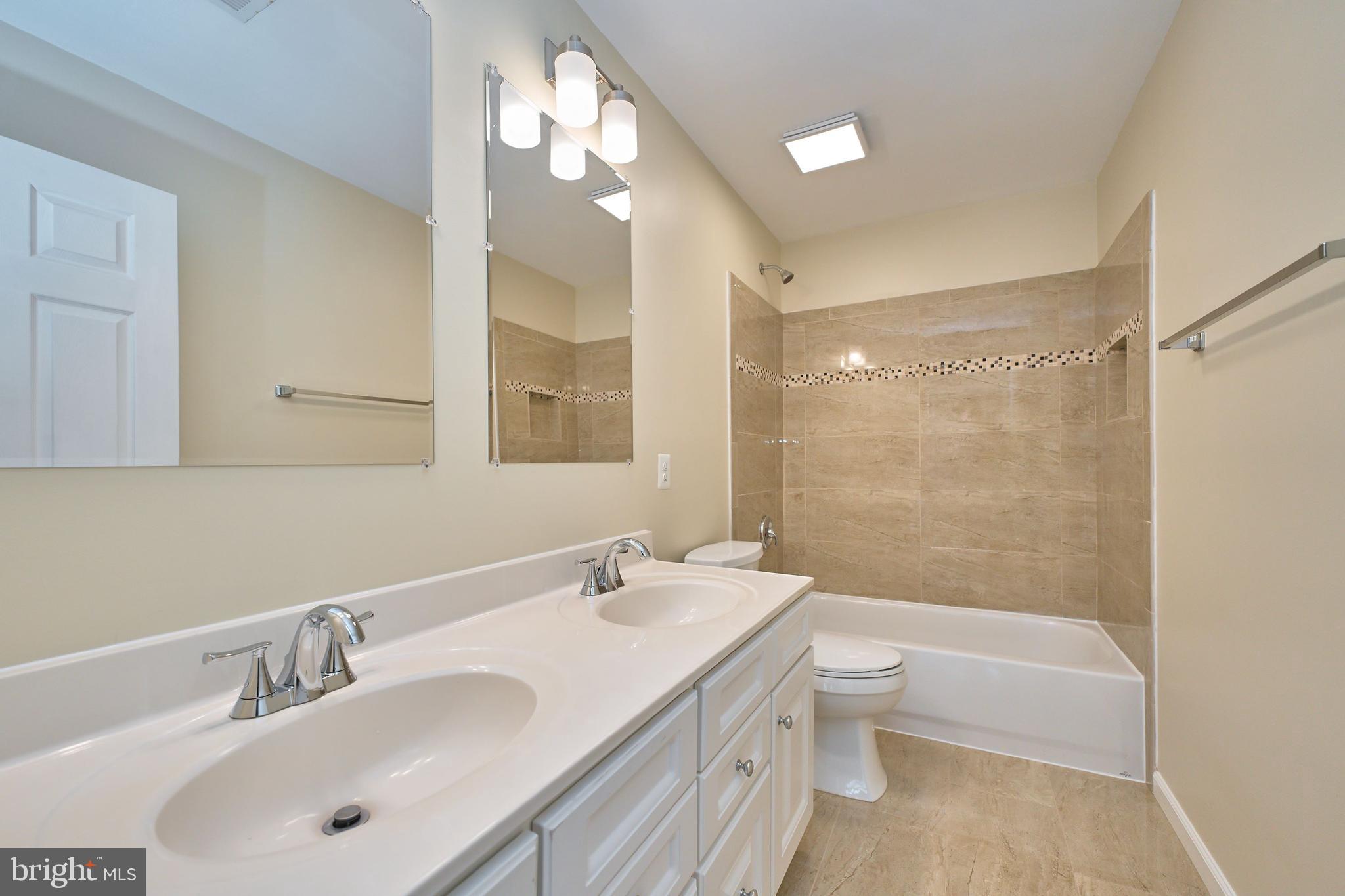 BLOOMS CROSSING - Residential