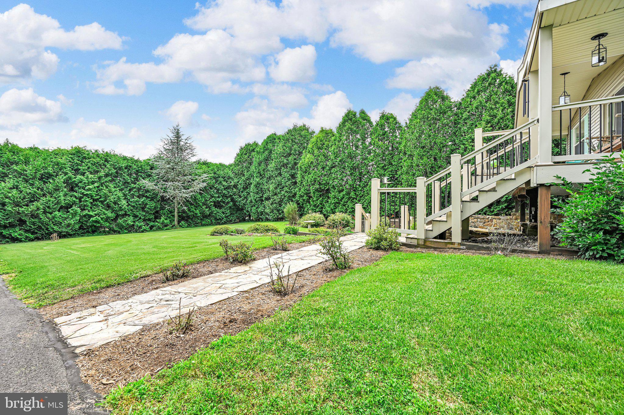 1138 FAWN COVE