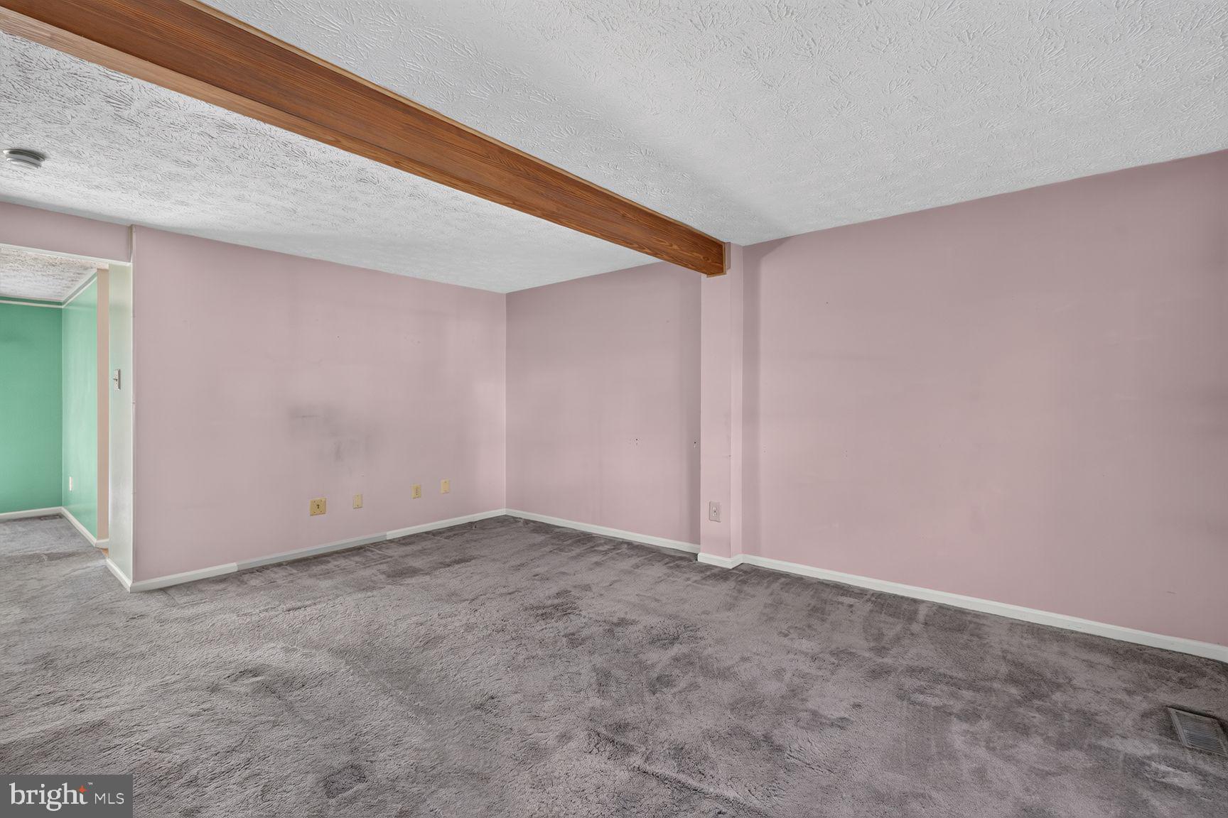 6109 GARDENIA COURT