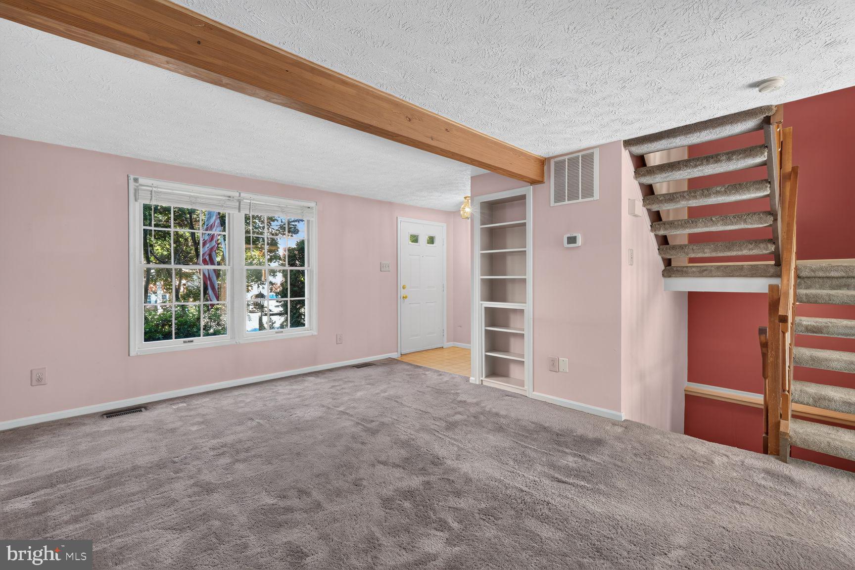 6109 GARDENIA COURT