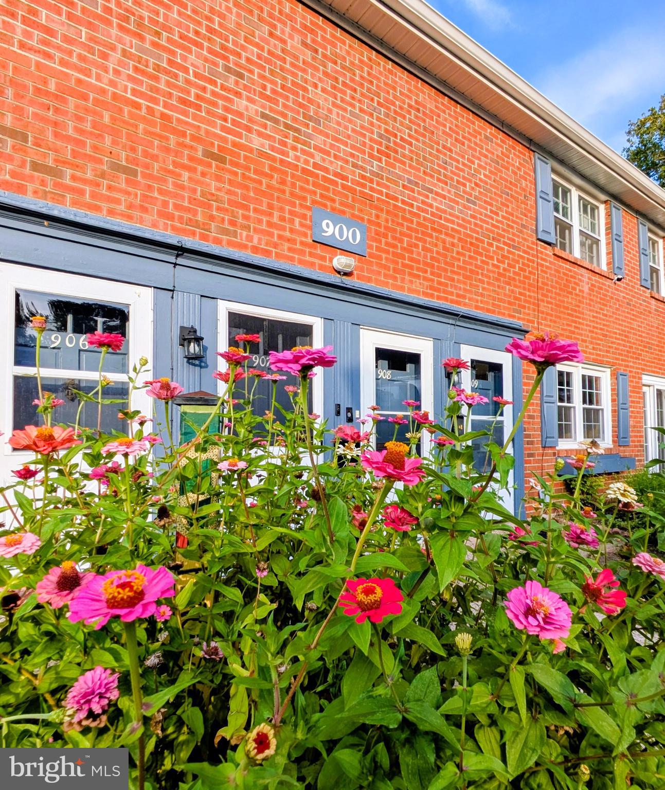 YARDLEY COMMONS - Residential