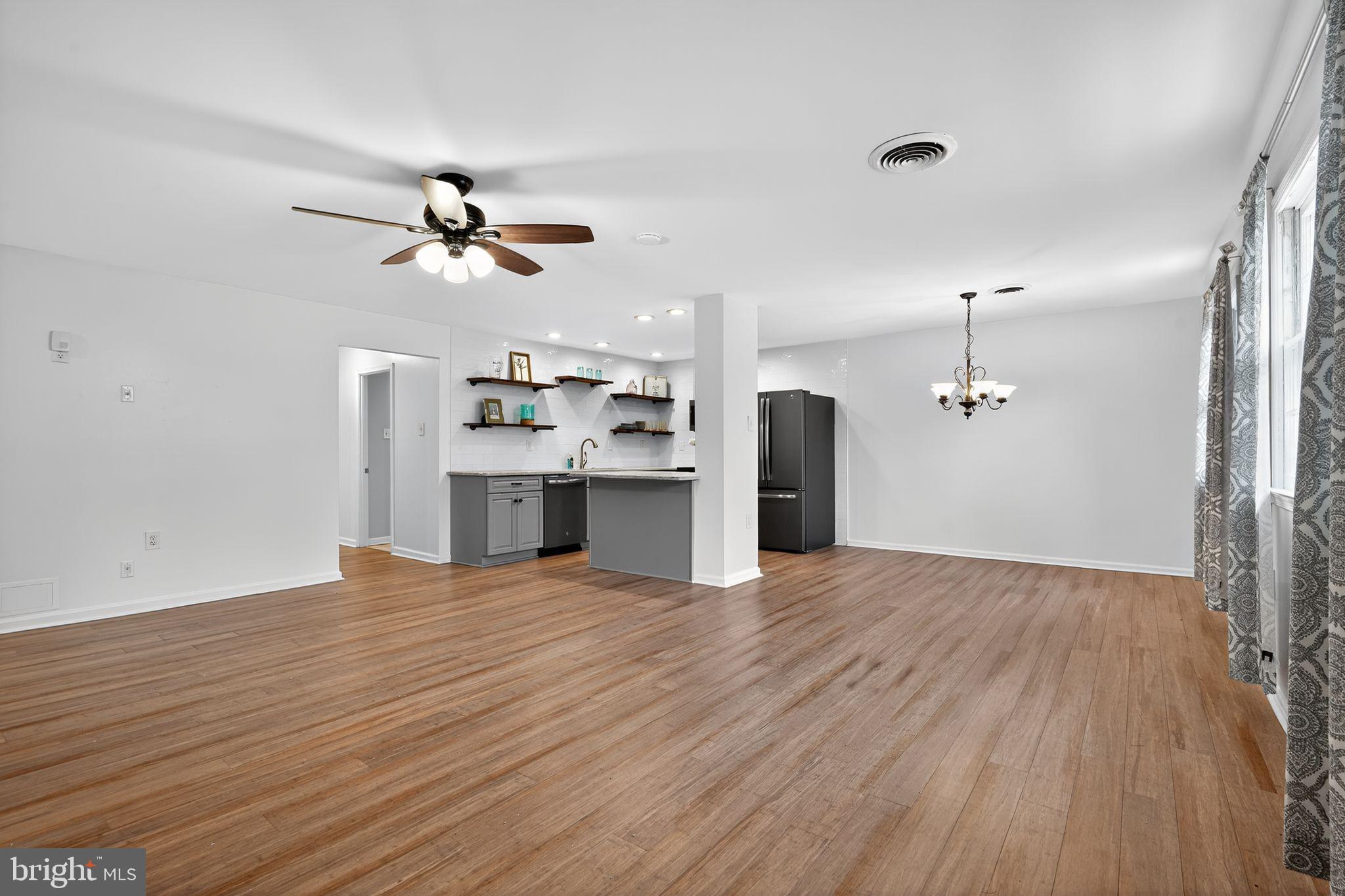 YARDLEY COMMONS - Residential