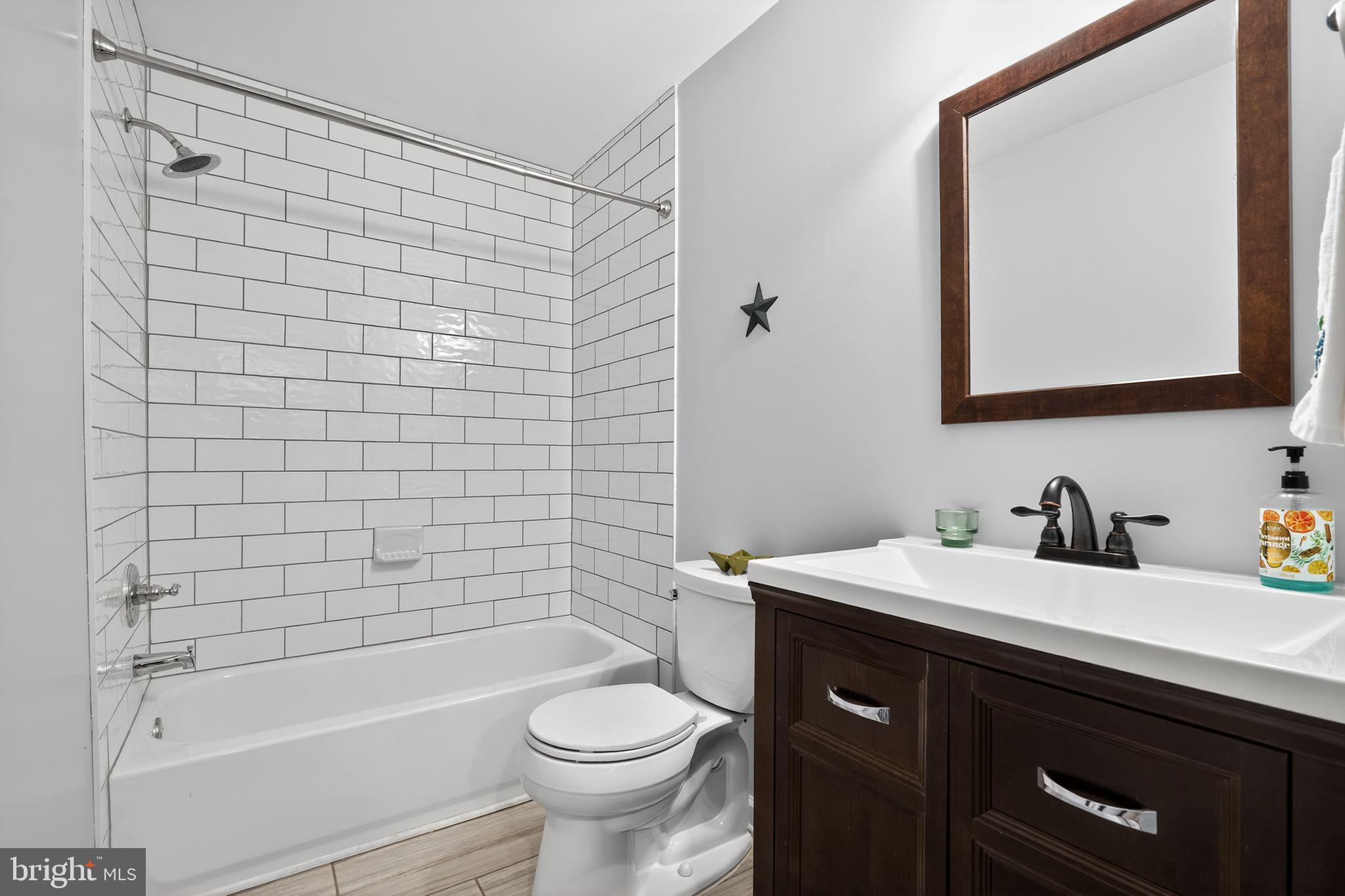 YARDLEY COMMONS - Residential