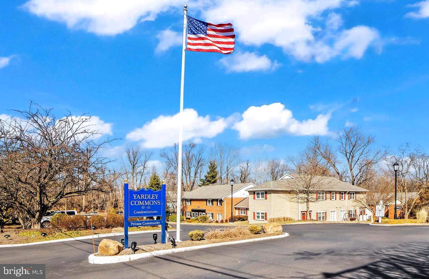 YARDLEY COMMONS - Residential