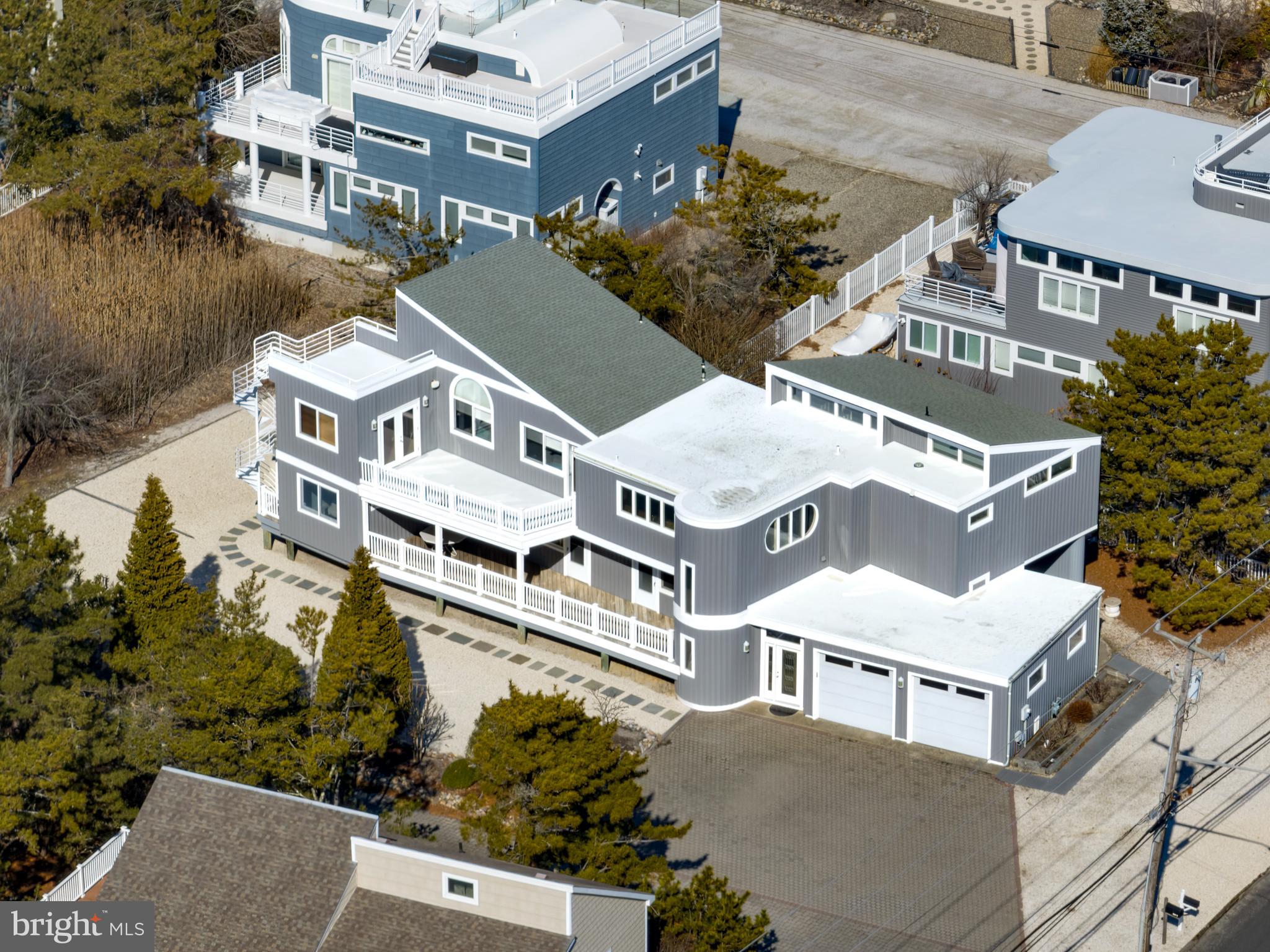 1122 LONG BEACH BLVD A