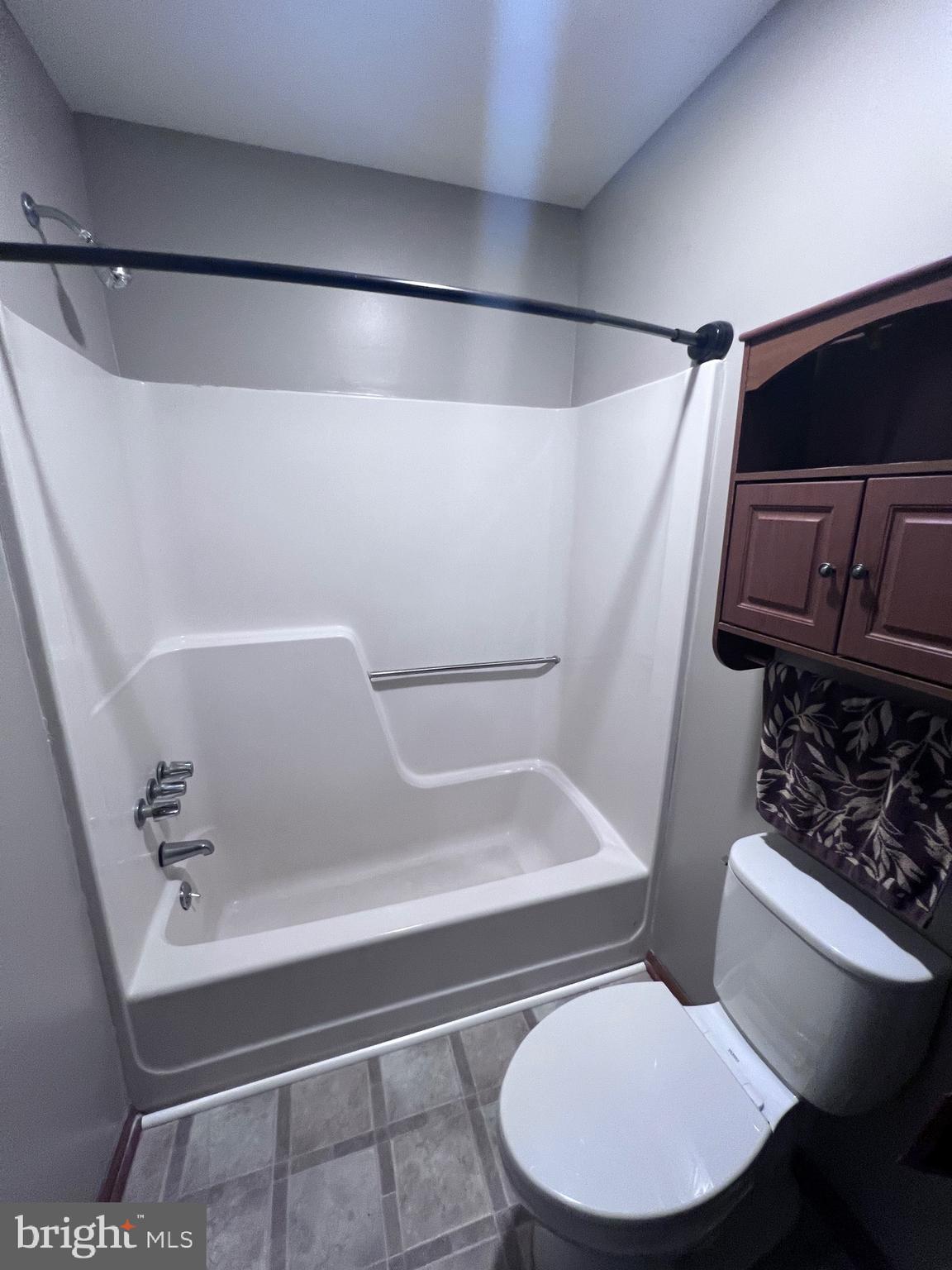 DEVLIN SQUARE - Residential Lease