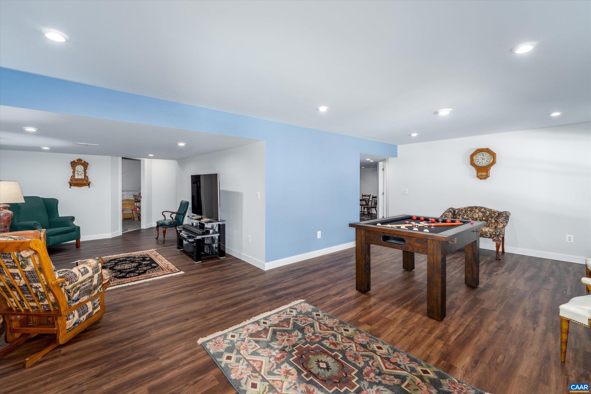 VILLAGE OAKS - Residential