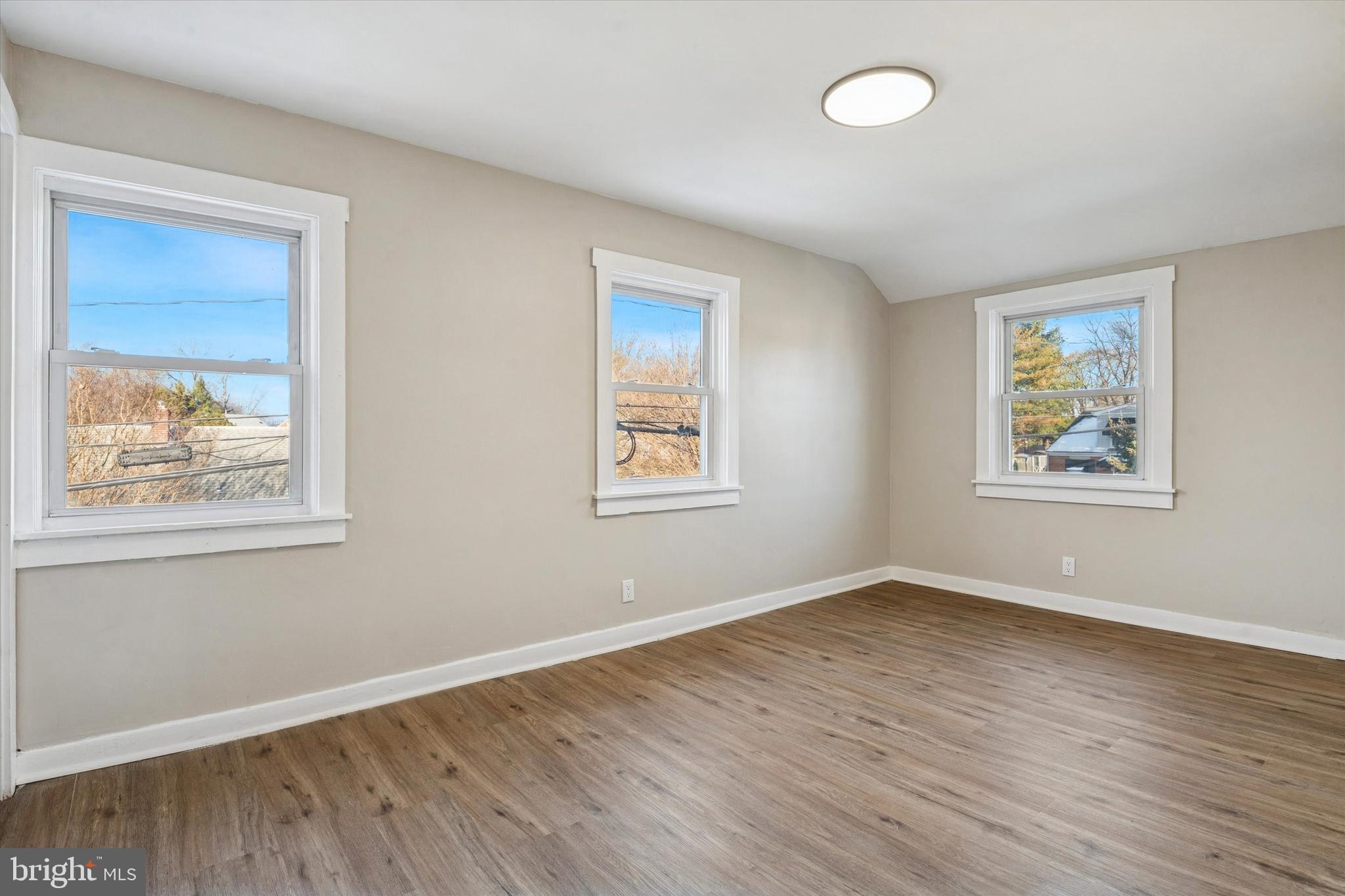 COLLINS PARK - Residential