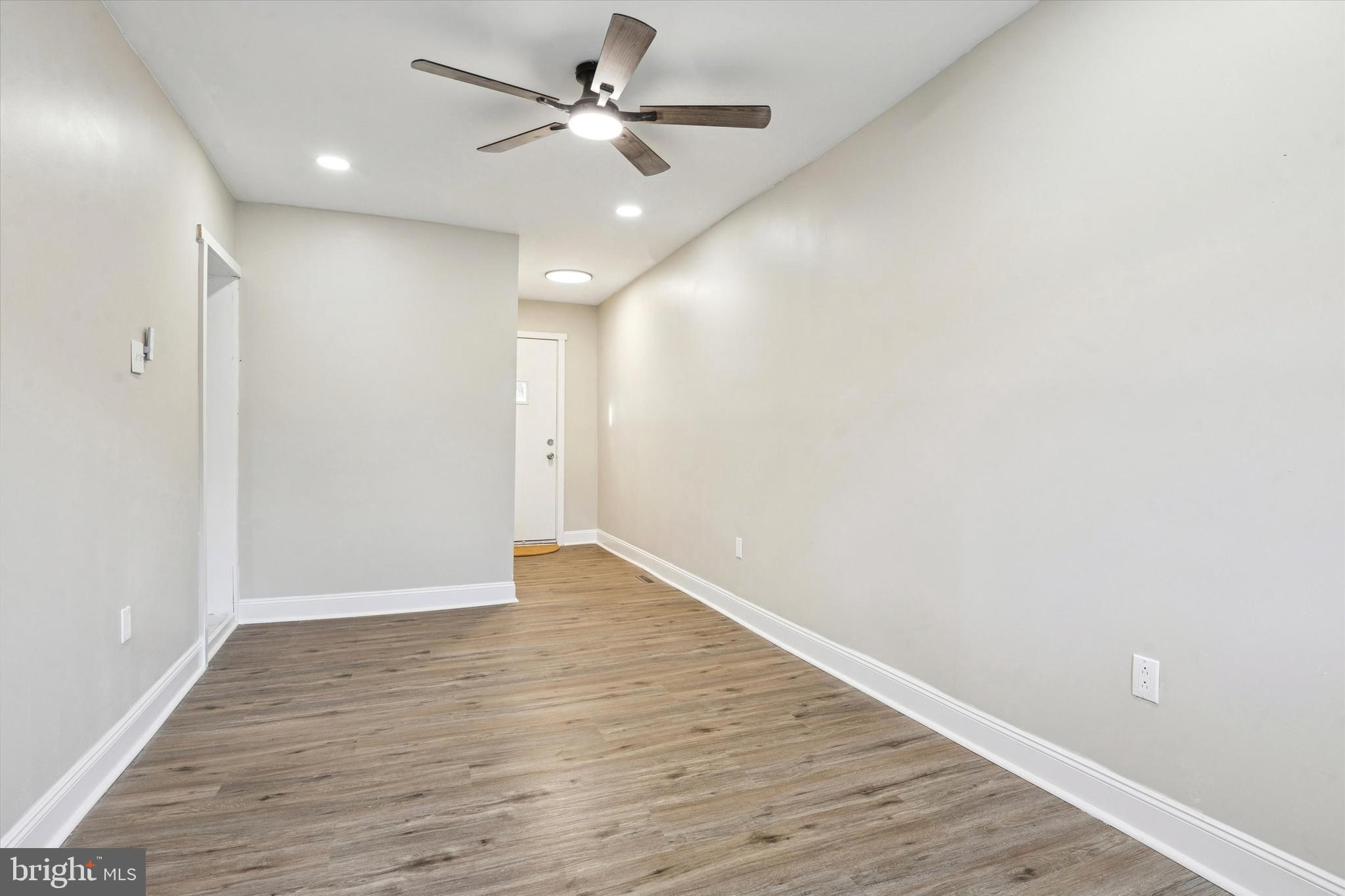 COLLINS PARK - Residential