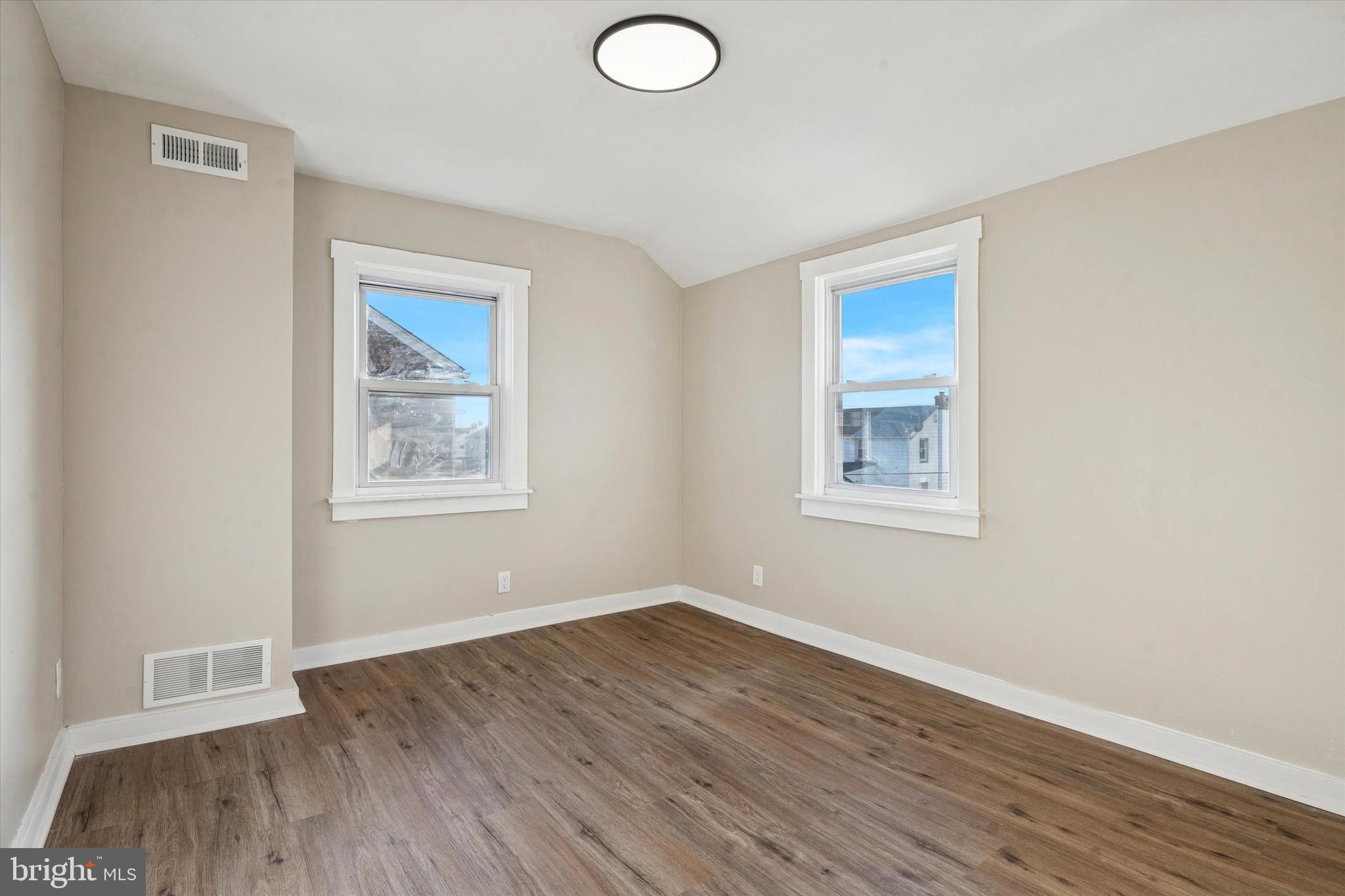 COLLINS PARK - Residential