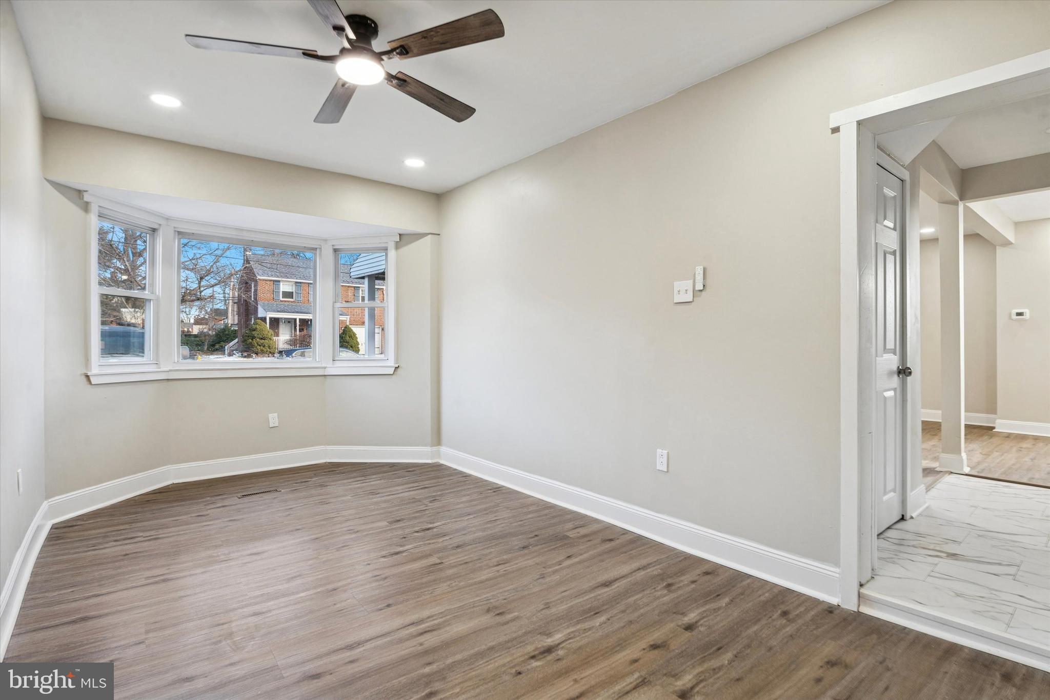 COLLINS PARK - Residential