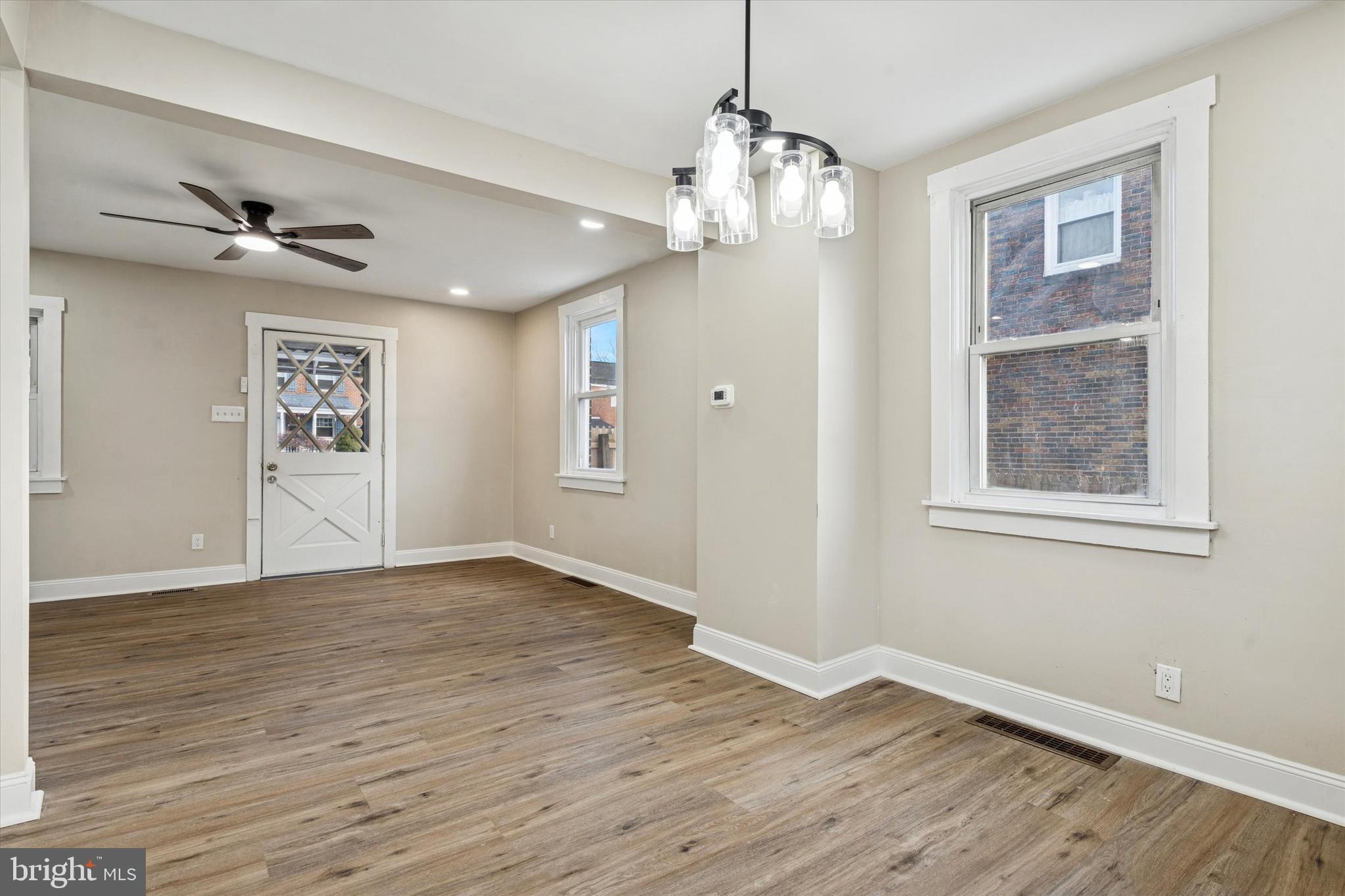 COLLINS PARK - Residential