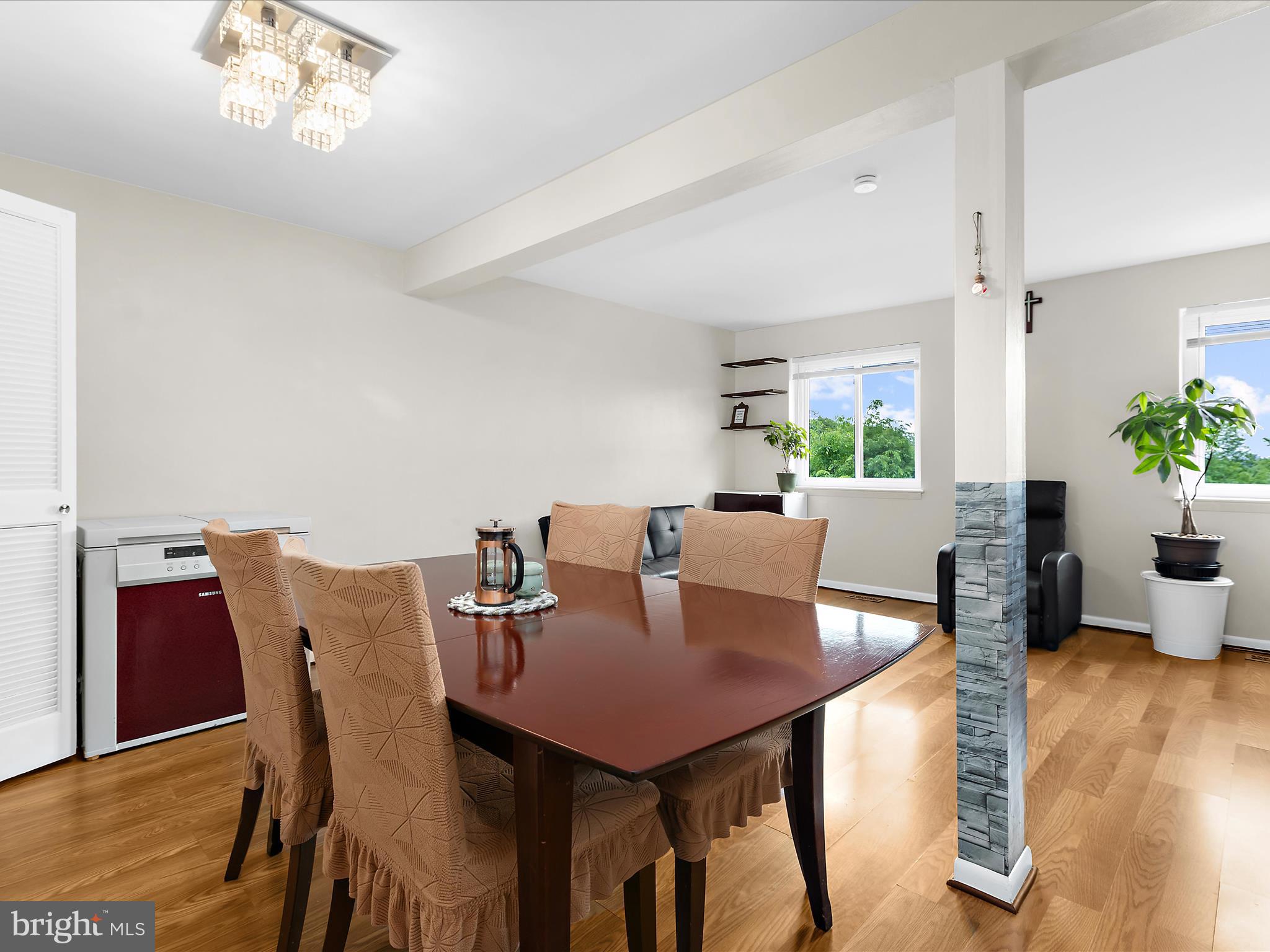5859 HUNT HILL DRIVE 12-05
