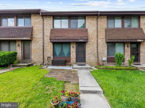 5859 Hunt Hill Drive Unit 12-05, Elkridge, MD MLS: MDHW2053016