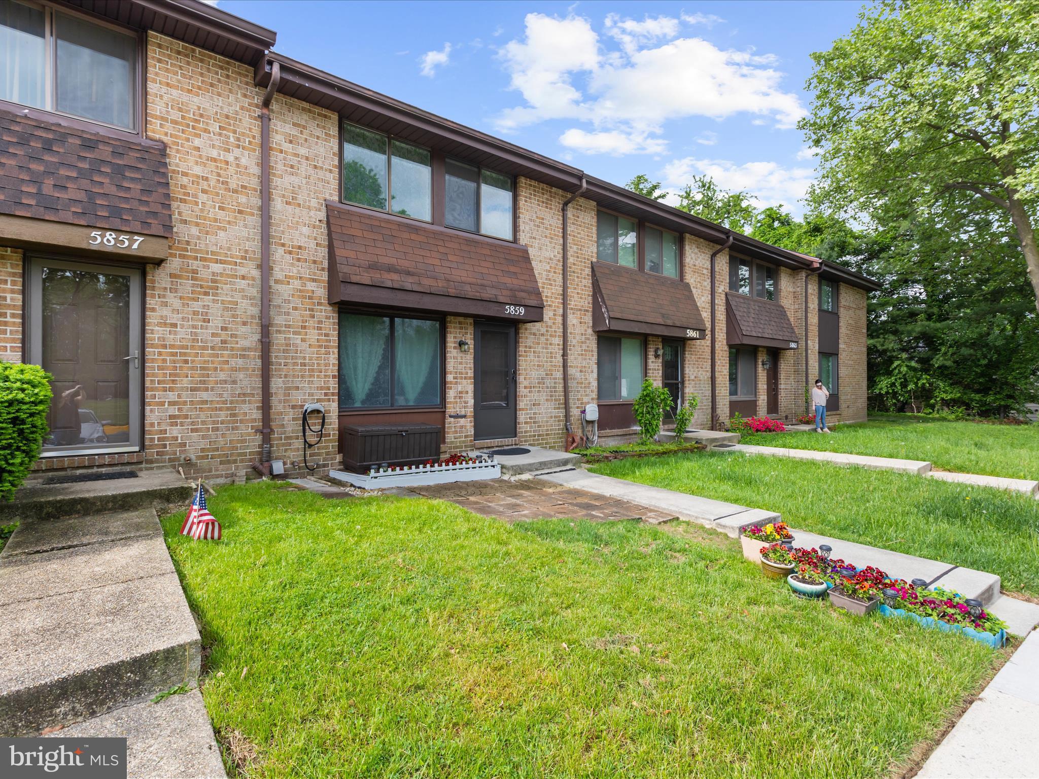 5859 HUNT HILL DRIVE 12-05