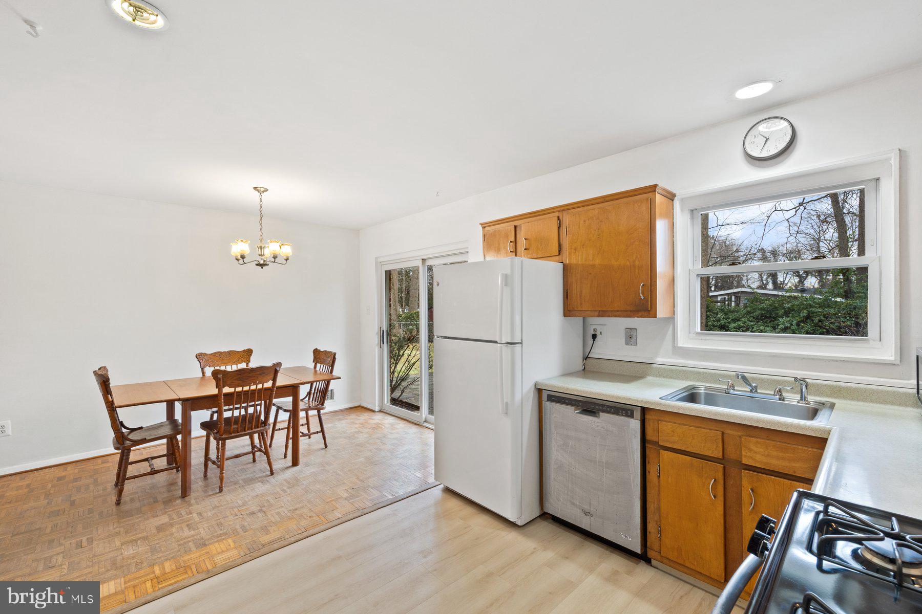 NORTH SPRINGFIELD - Residential