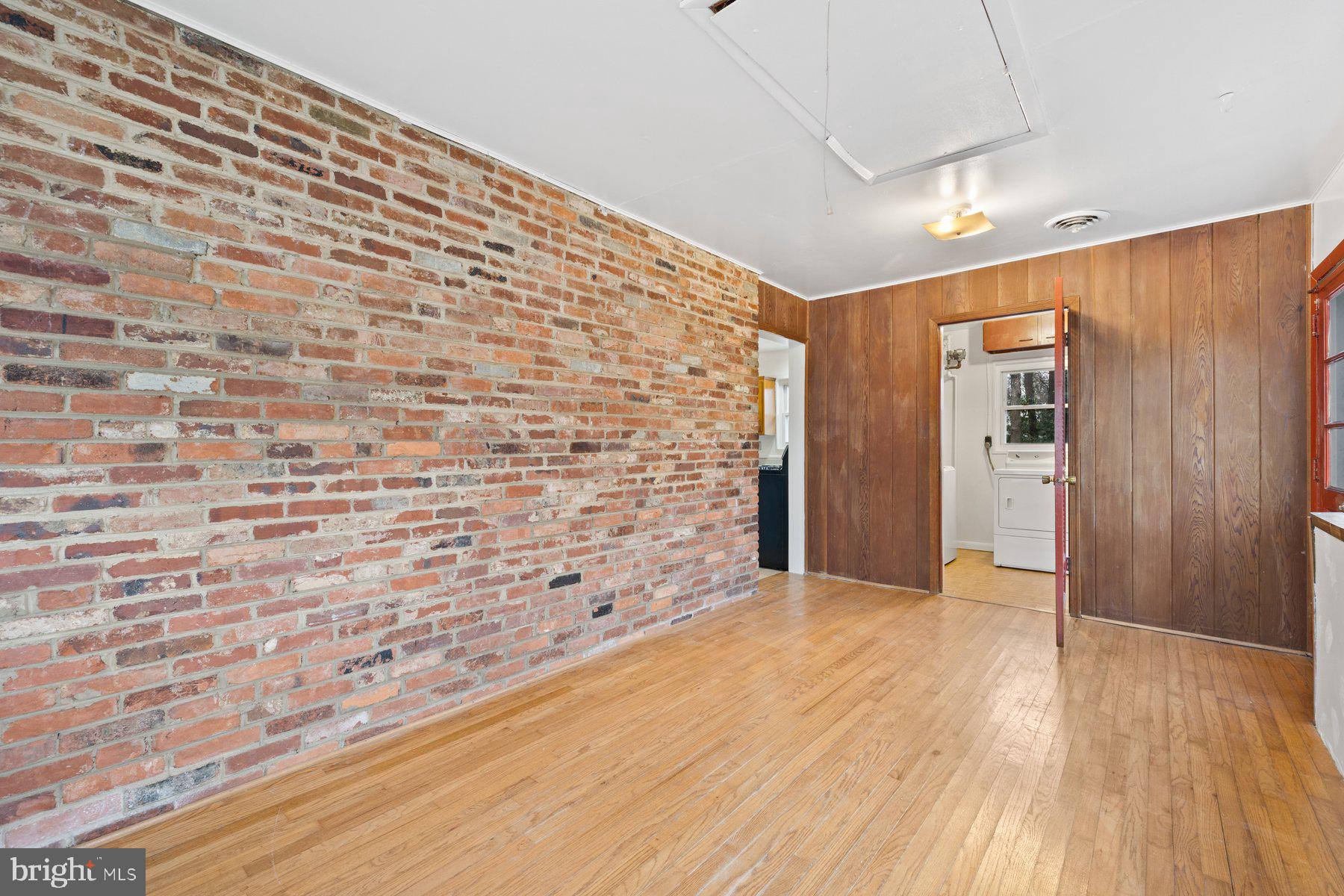 NORTH SPRINGFIELD - Residential