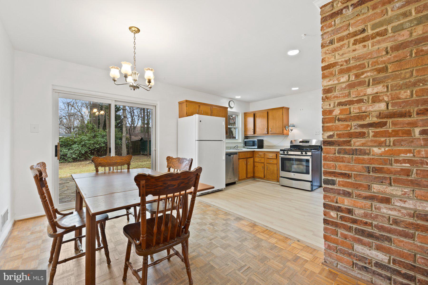 NORTH SPRINGFIELD - Residential