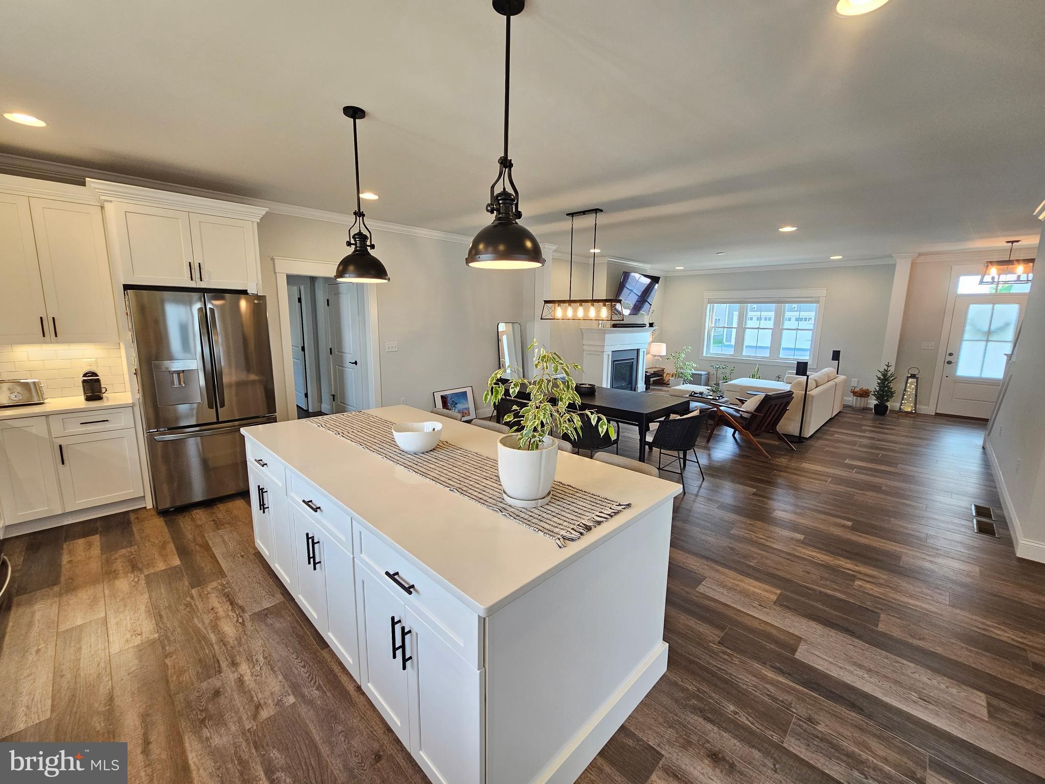 1855 EMERALD WAY