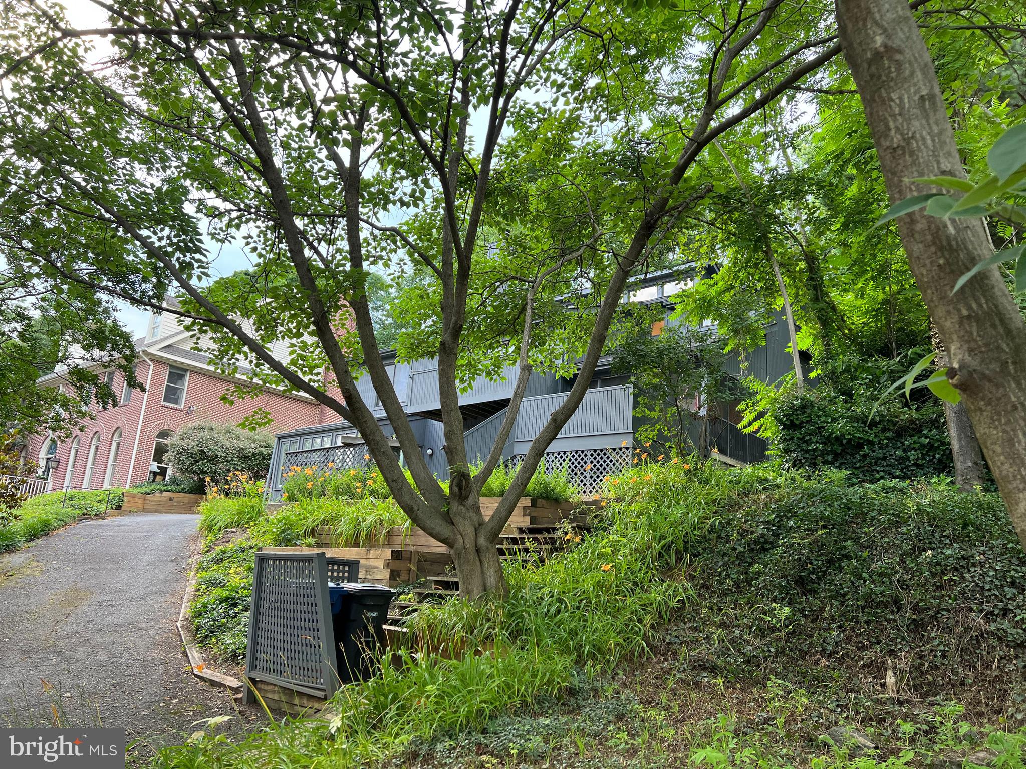 ROSEMONT - Residential Lease