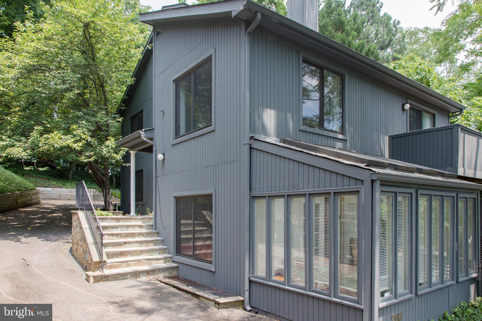 ROSEMONT - Residential Lease