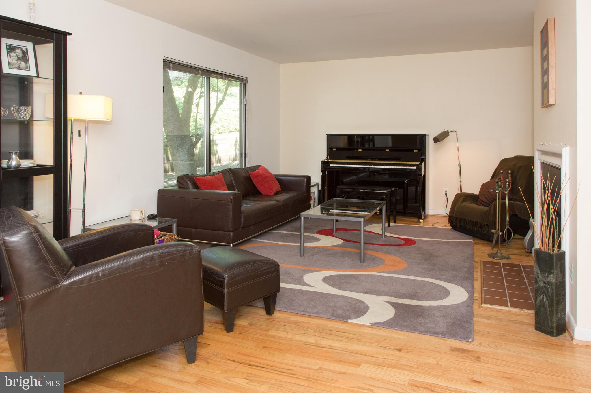 ROSEMONT - Residential Lease