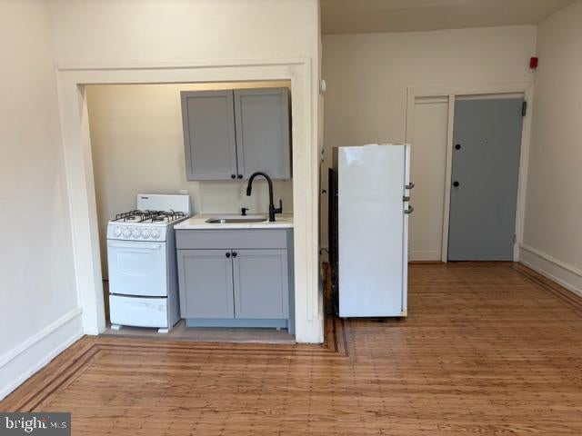 4232 CHESTNUT STREET 2 FRONT
