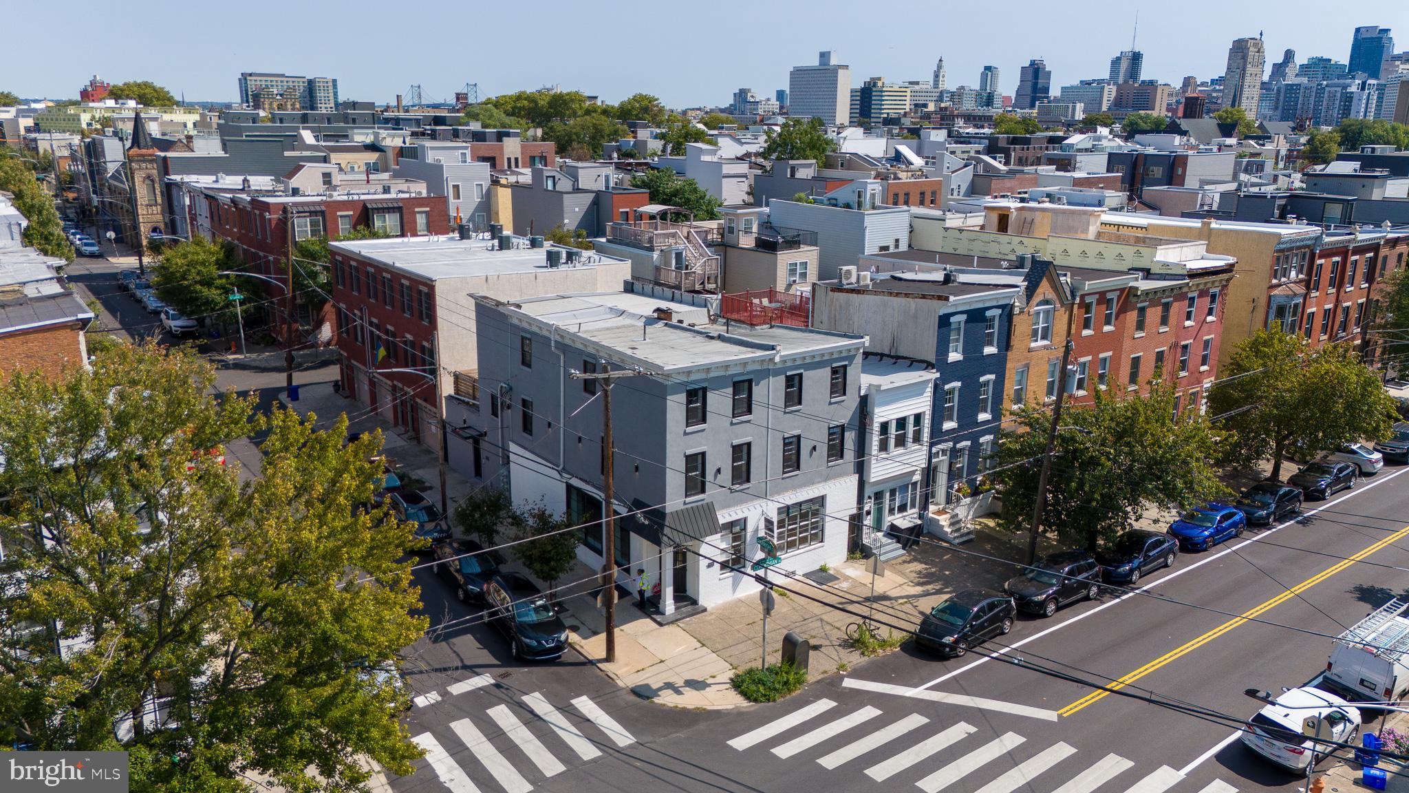 835 CORINTHIAN AVENUE COMM