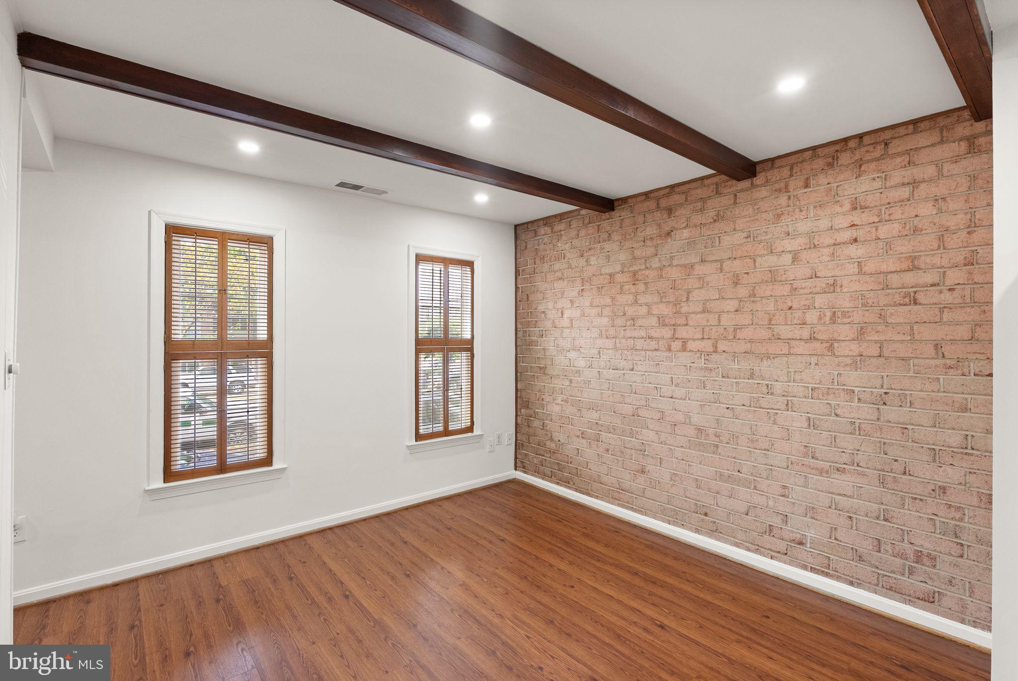 KMS TOWNHOUSES - Residential