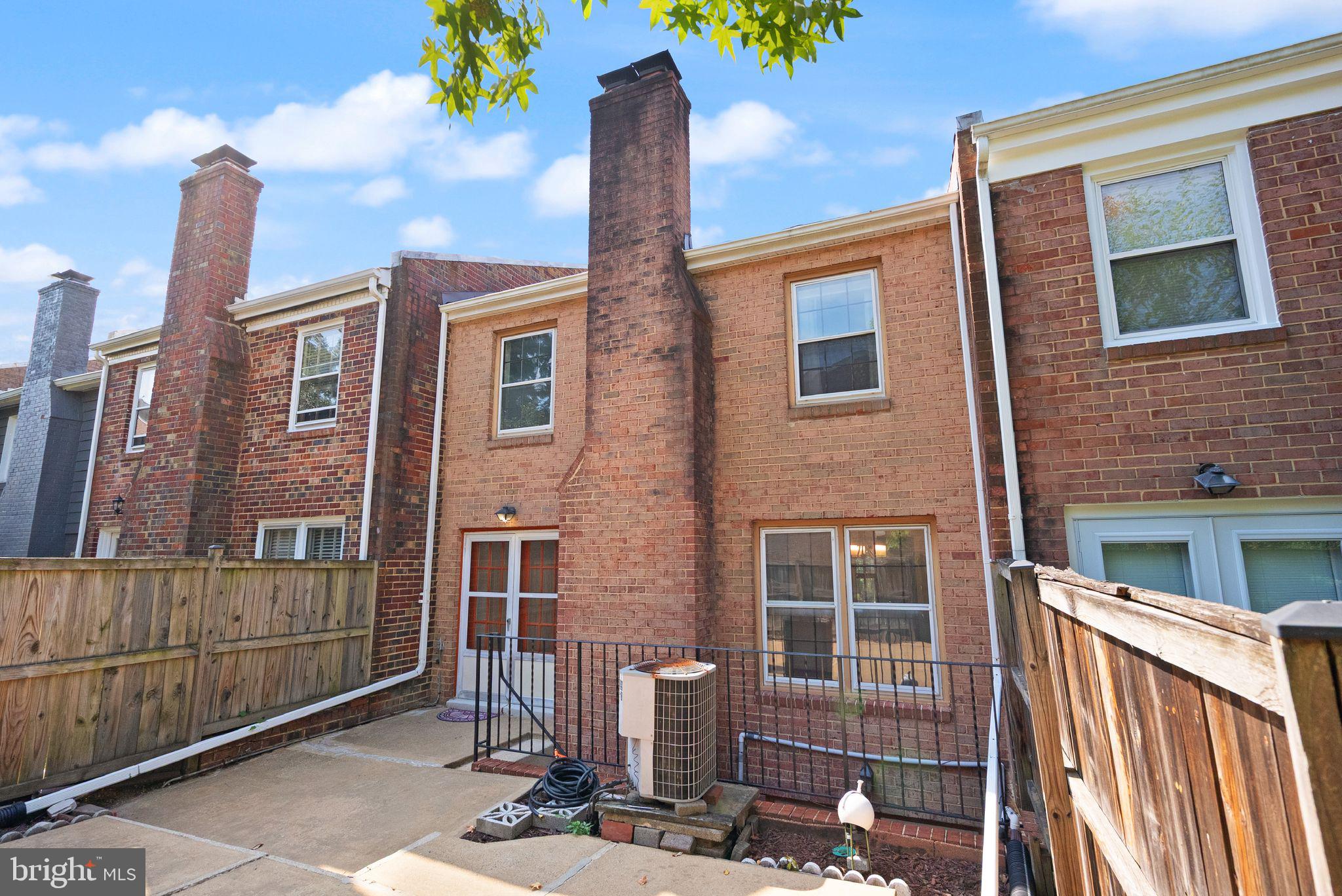 KMS TOWNHOUSES - Residential