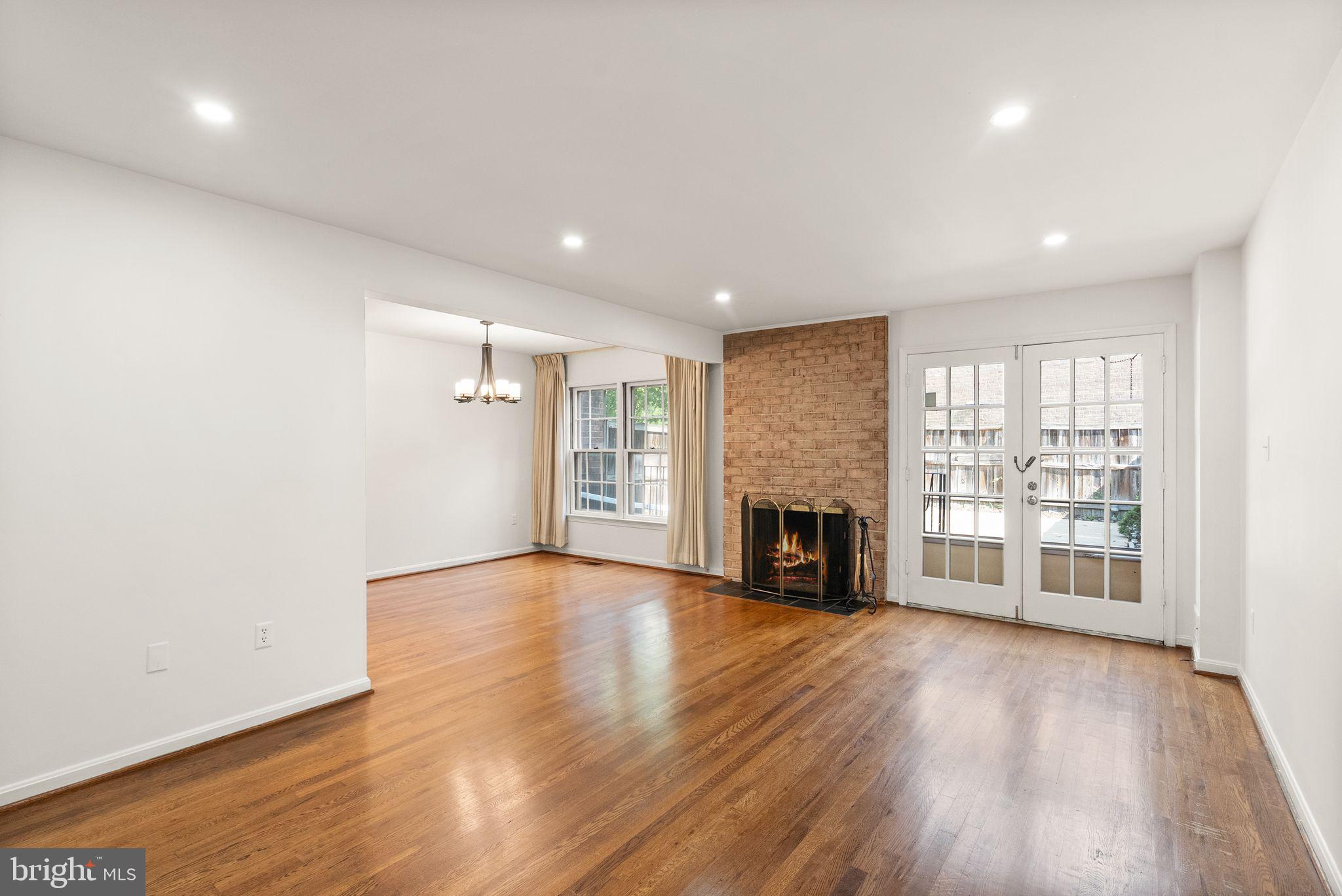 KMS TOWNHOUSES - Residential