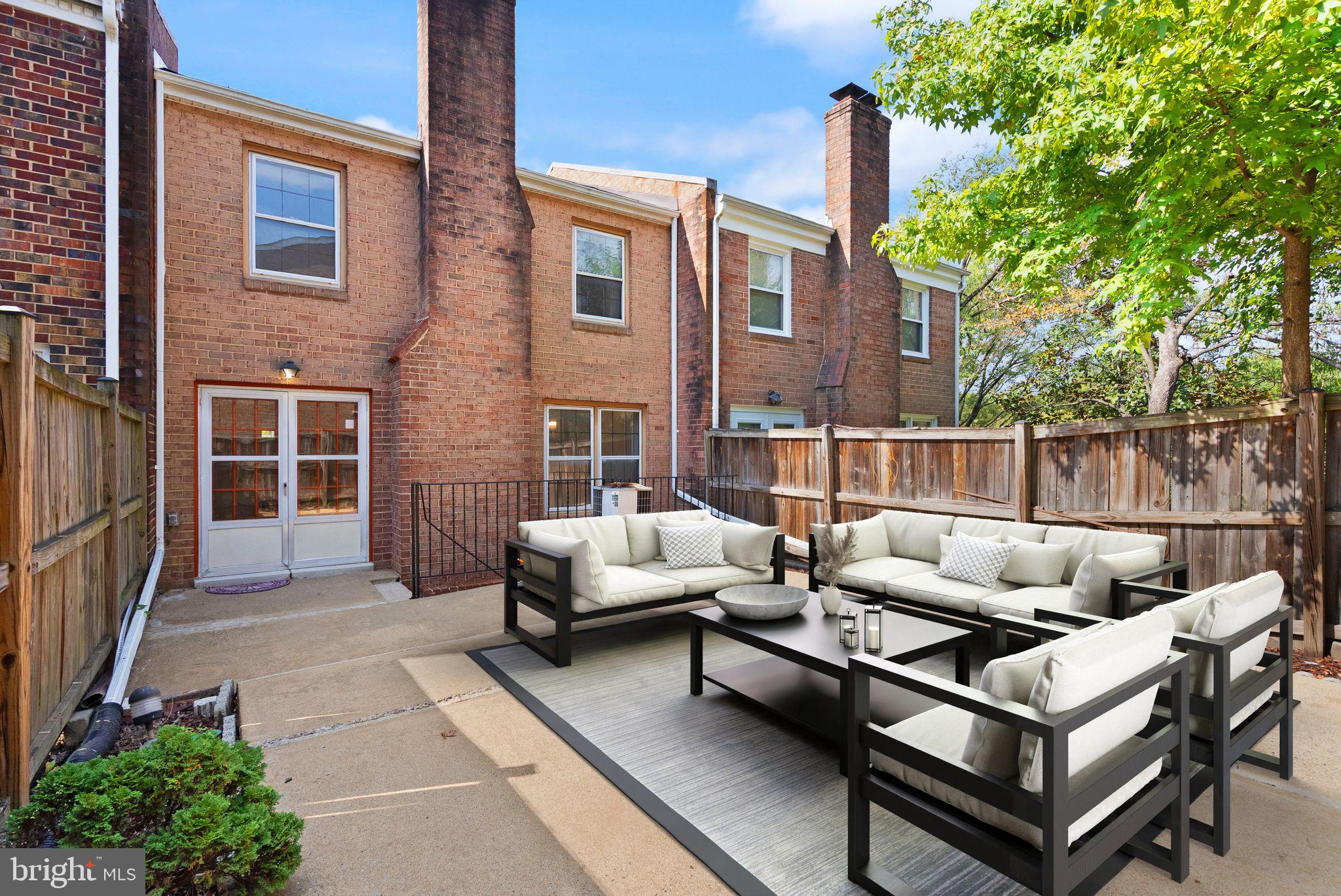 KMS TOWNHOUSES - Residential